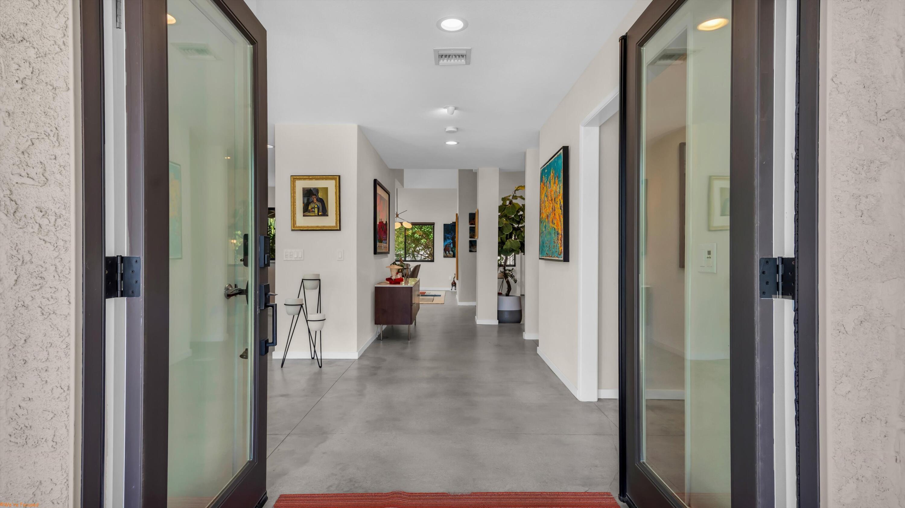 48 Calle Lista — photo