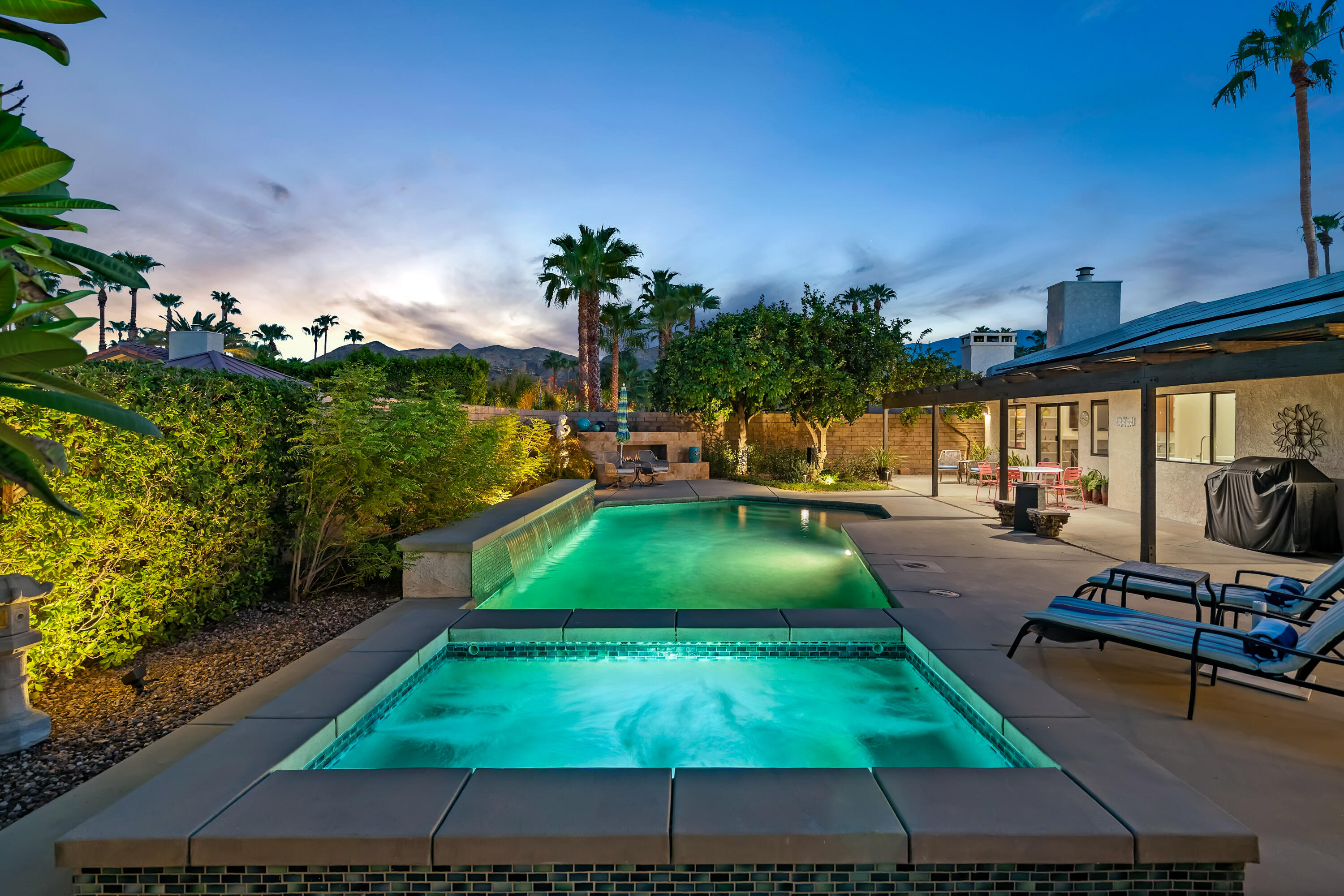 1444 S San Mateo Drive — photo
