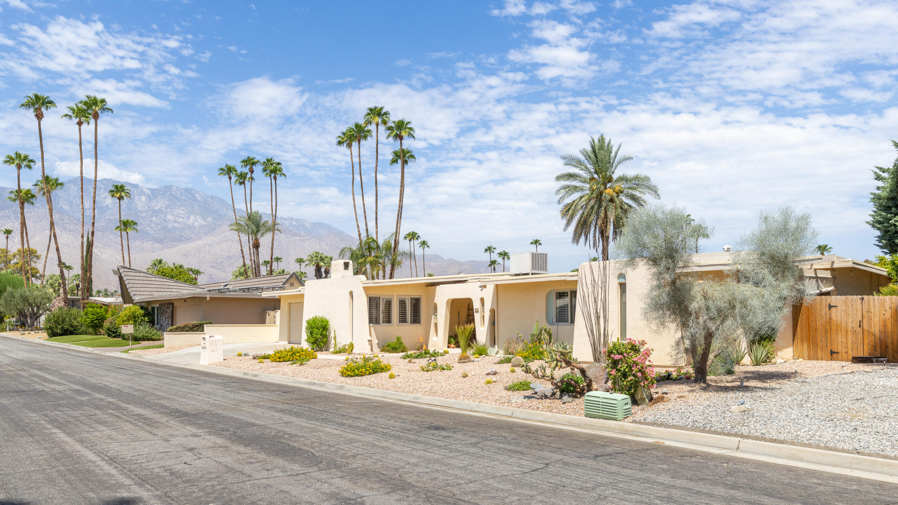 5282 E Lakeside Drive — photo