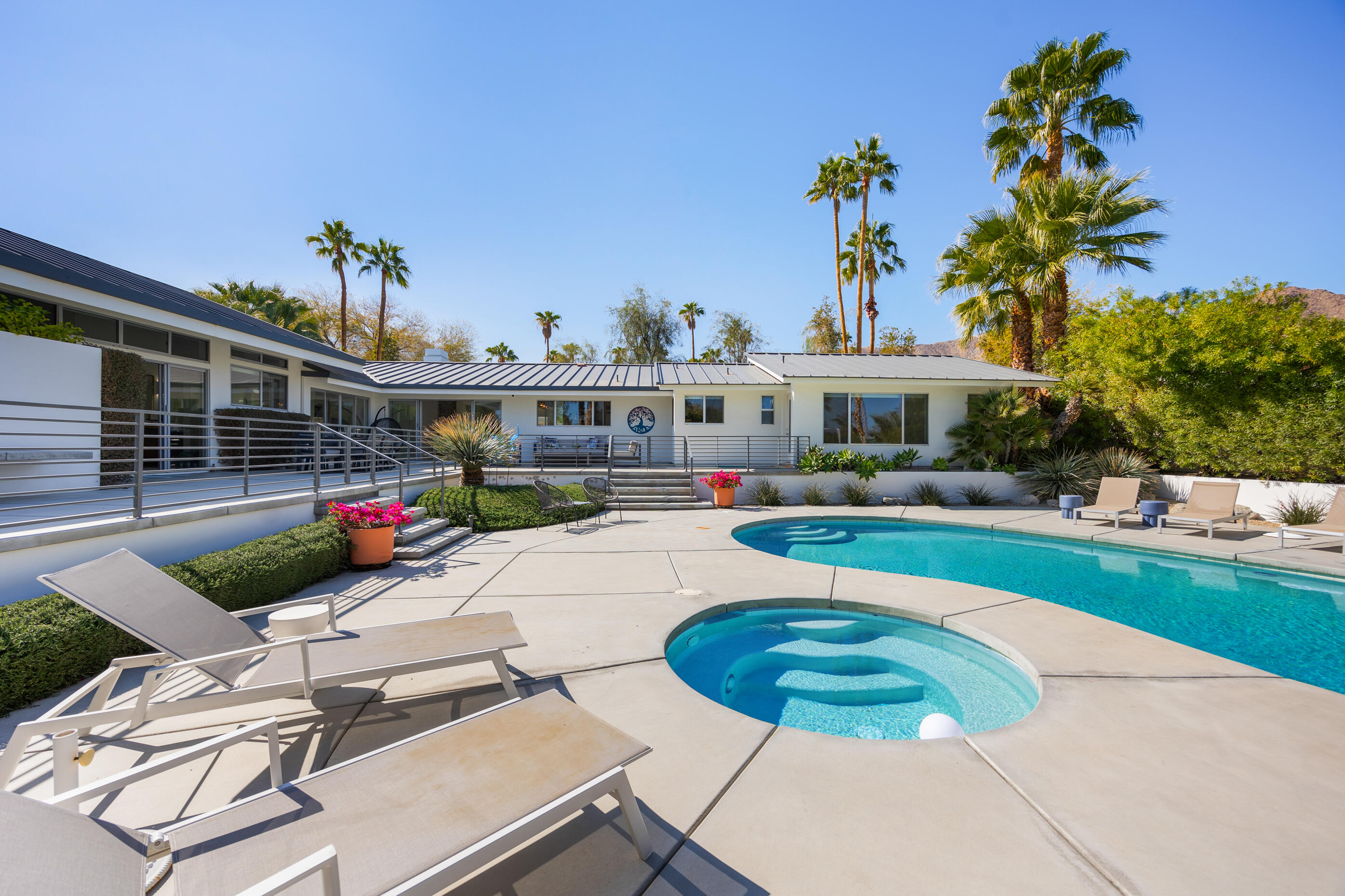 71418 Mirage Road — photo