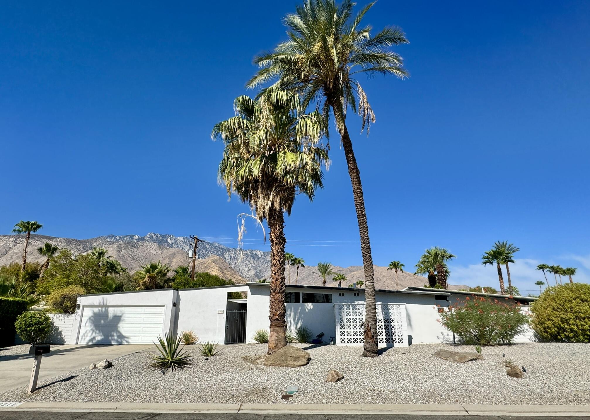 2211 N Starr Road — photo