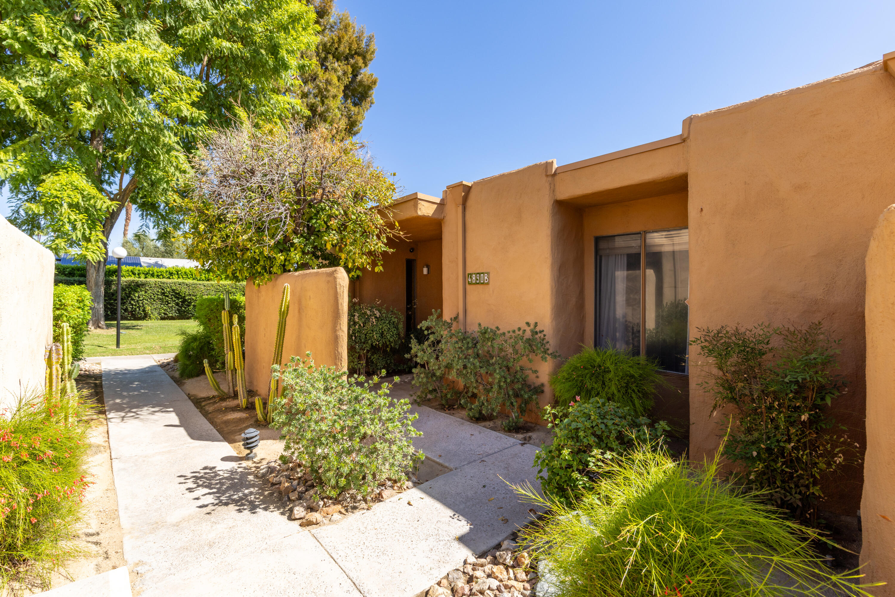 4890 N Winners Circle, B — photo