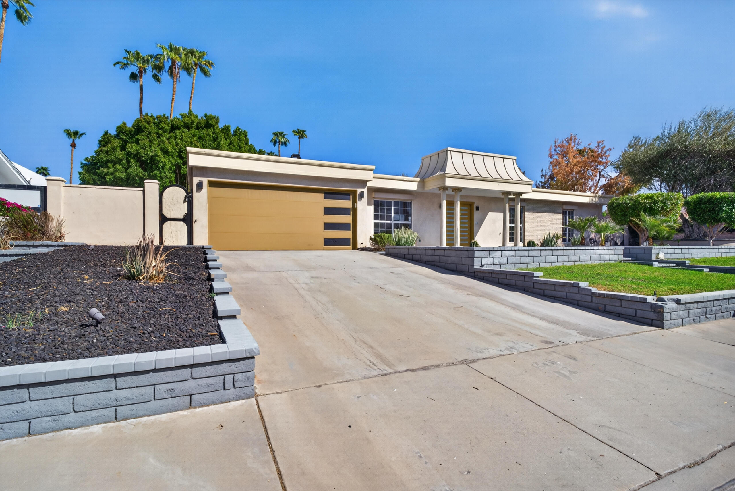 1388 S Farrell Drive — photo