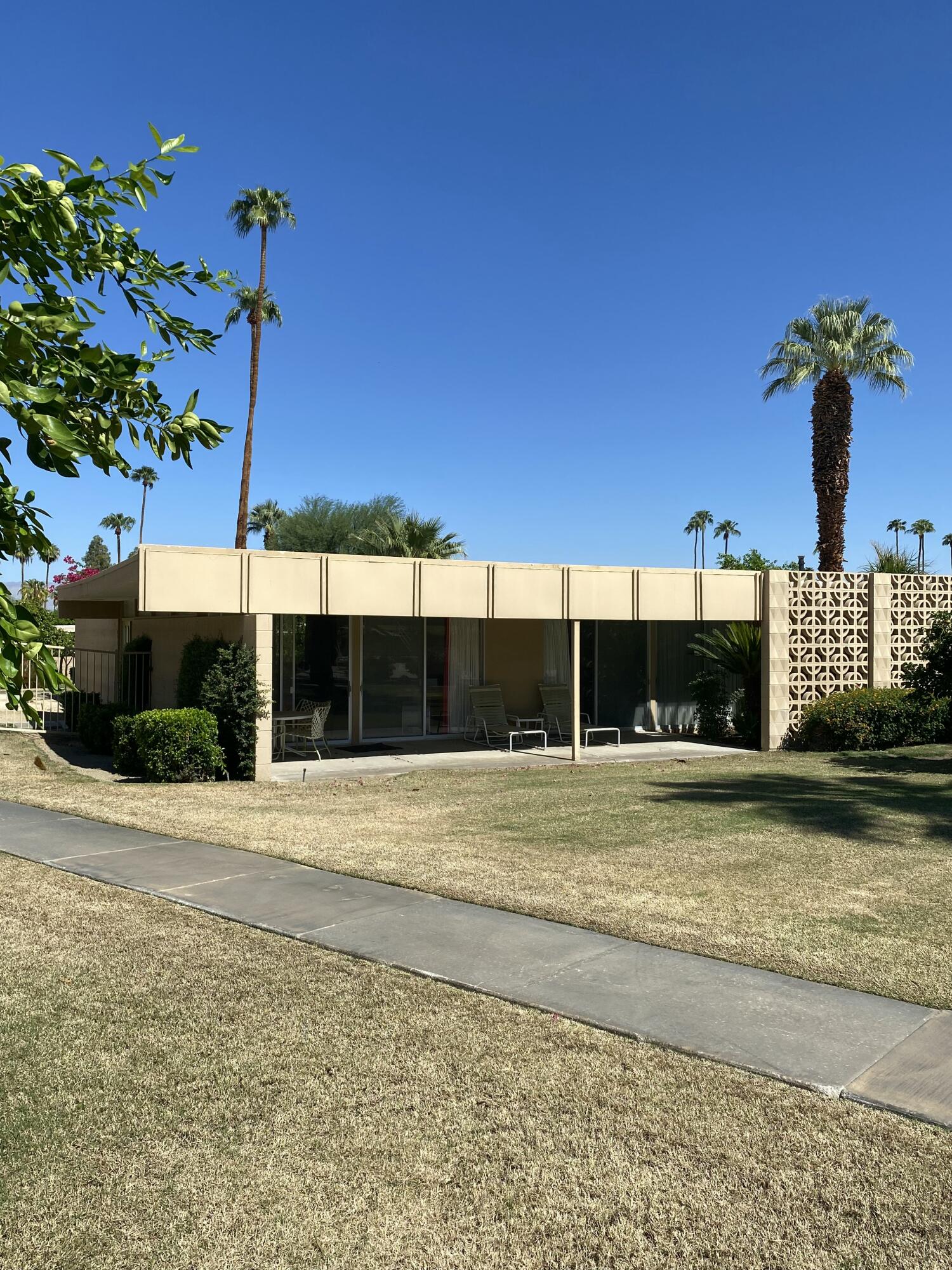 72791 El Paseo, 803 — photo