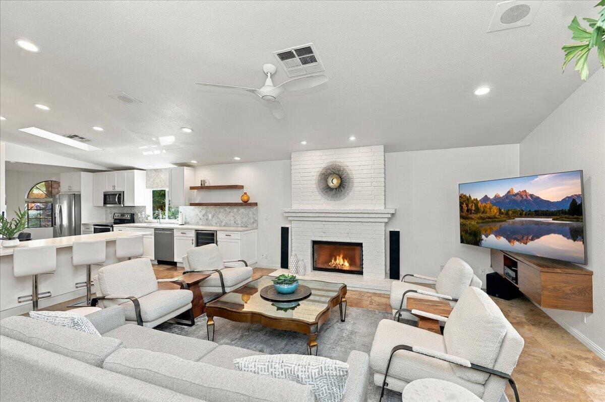 54205 Avenida Vallejo — photo