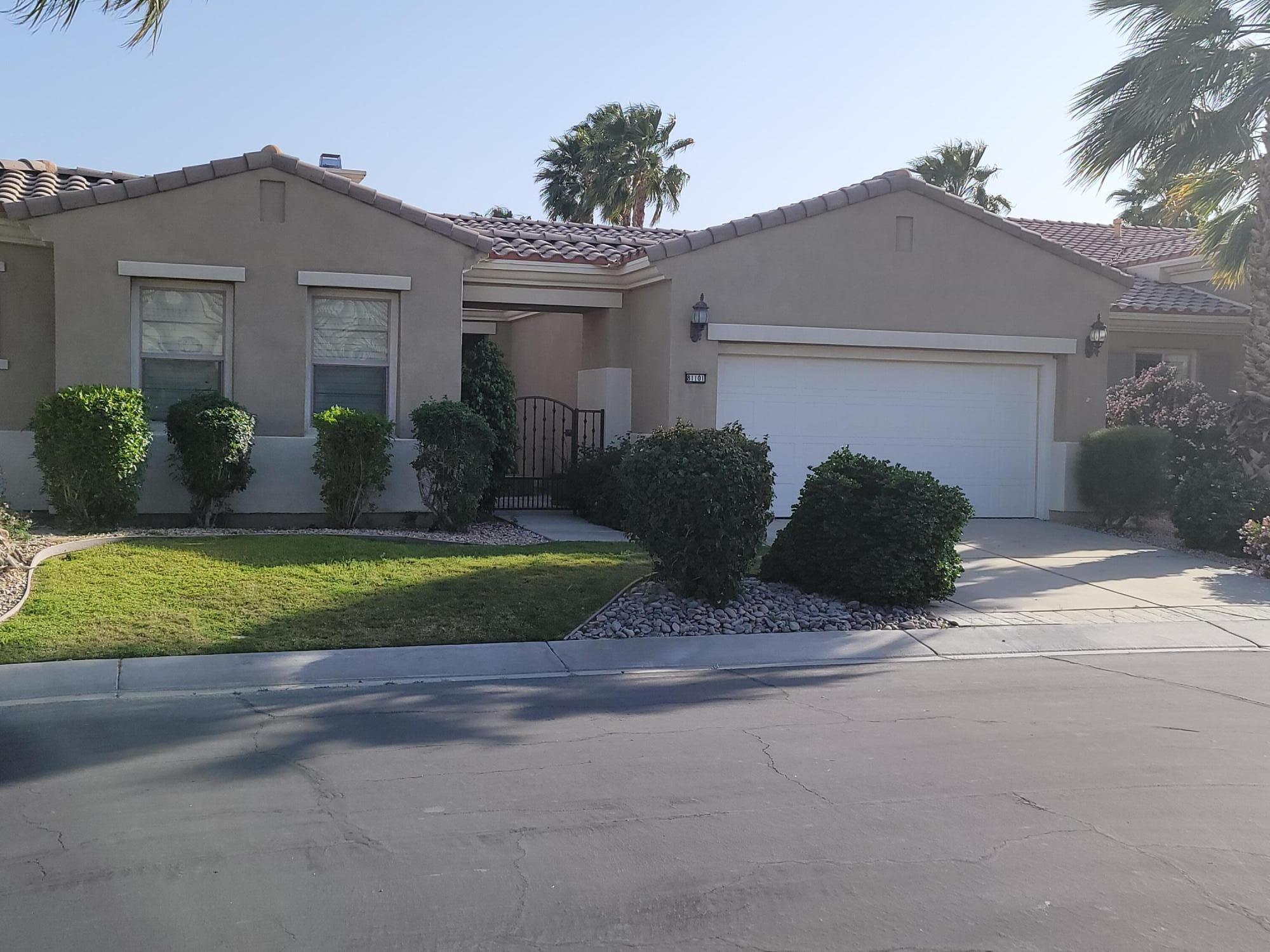 81101 Avenida Lorena — photo