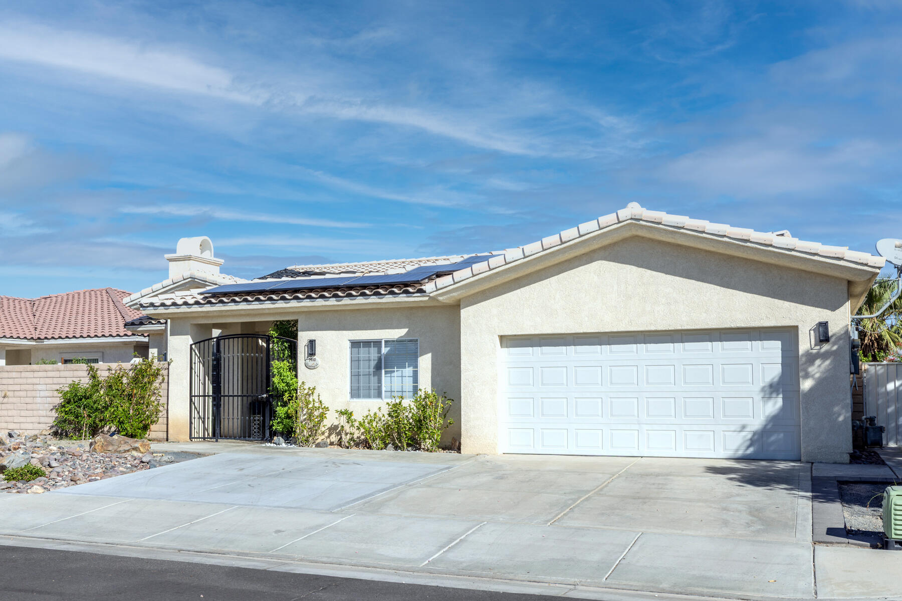 74110 Academy Lane E — photo