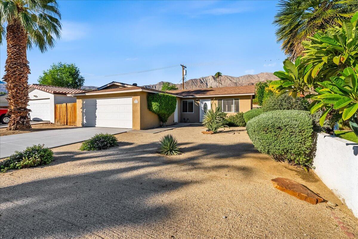 52111 Avenida Navarro — photo