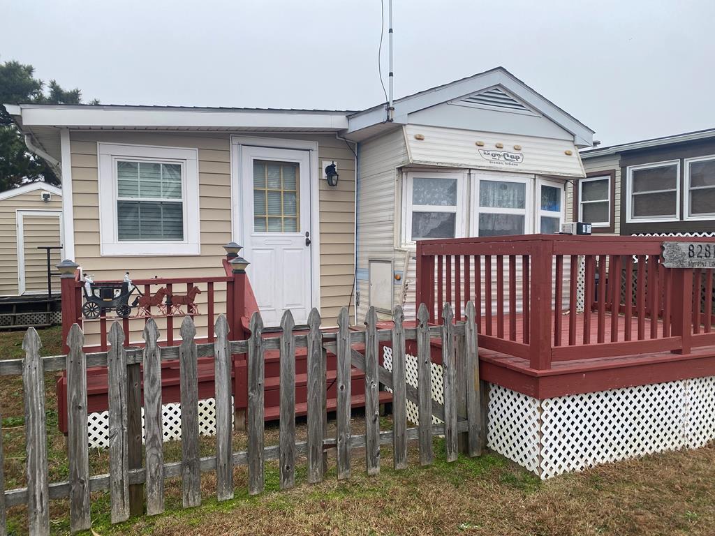 8281 Bay Front Ln — photo