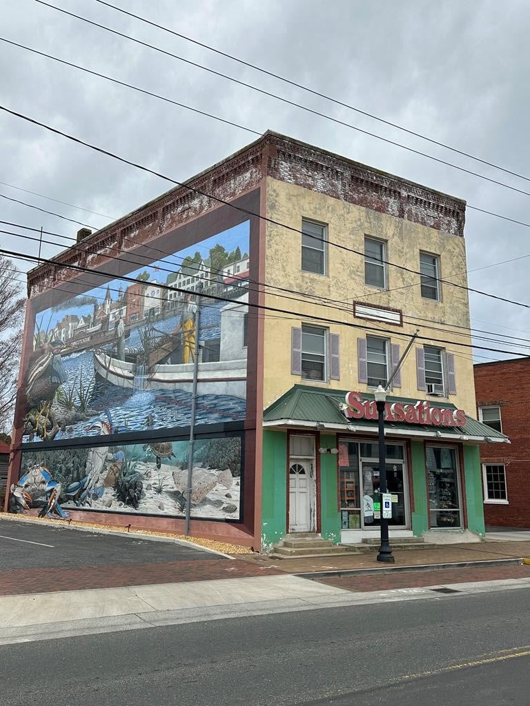 4108* Main St — photo