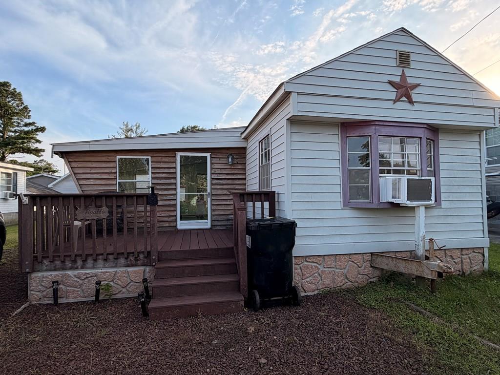 5352 Merritt Dr — photo