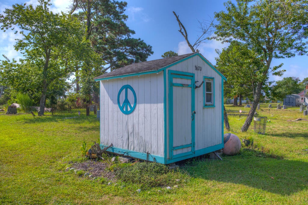 3620 ridge rd, CHINCOTEAGUE ISLAND VA 23336 — photo 3