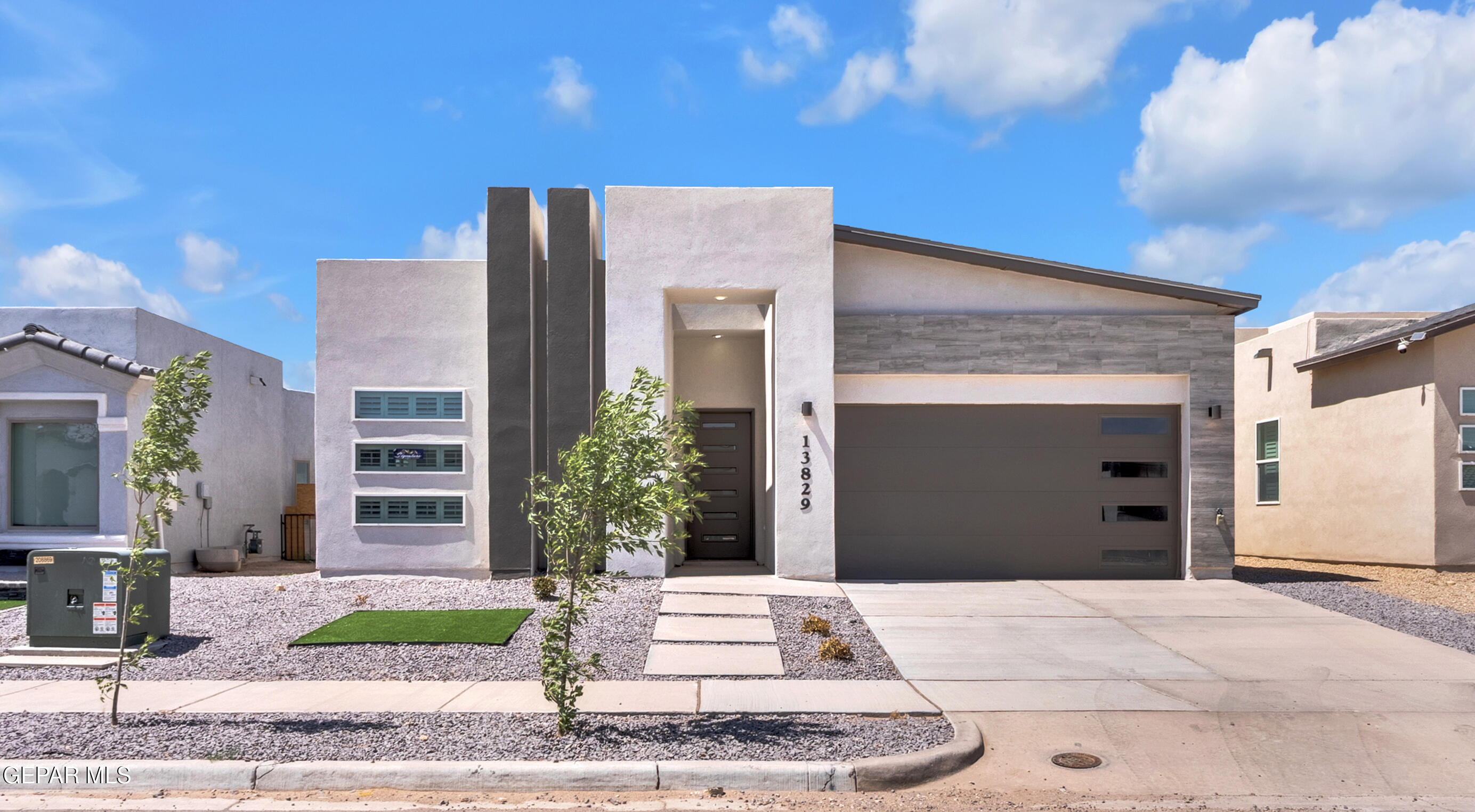 13829 Summer View Avenue — photo