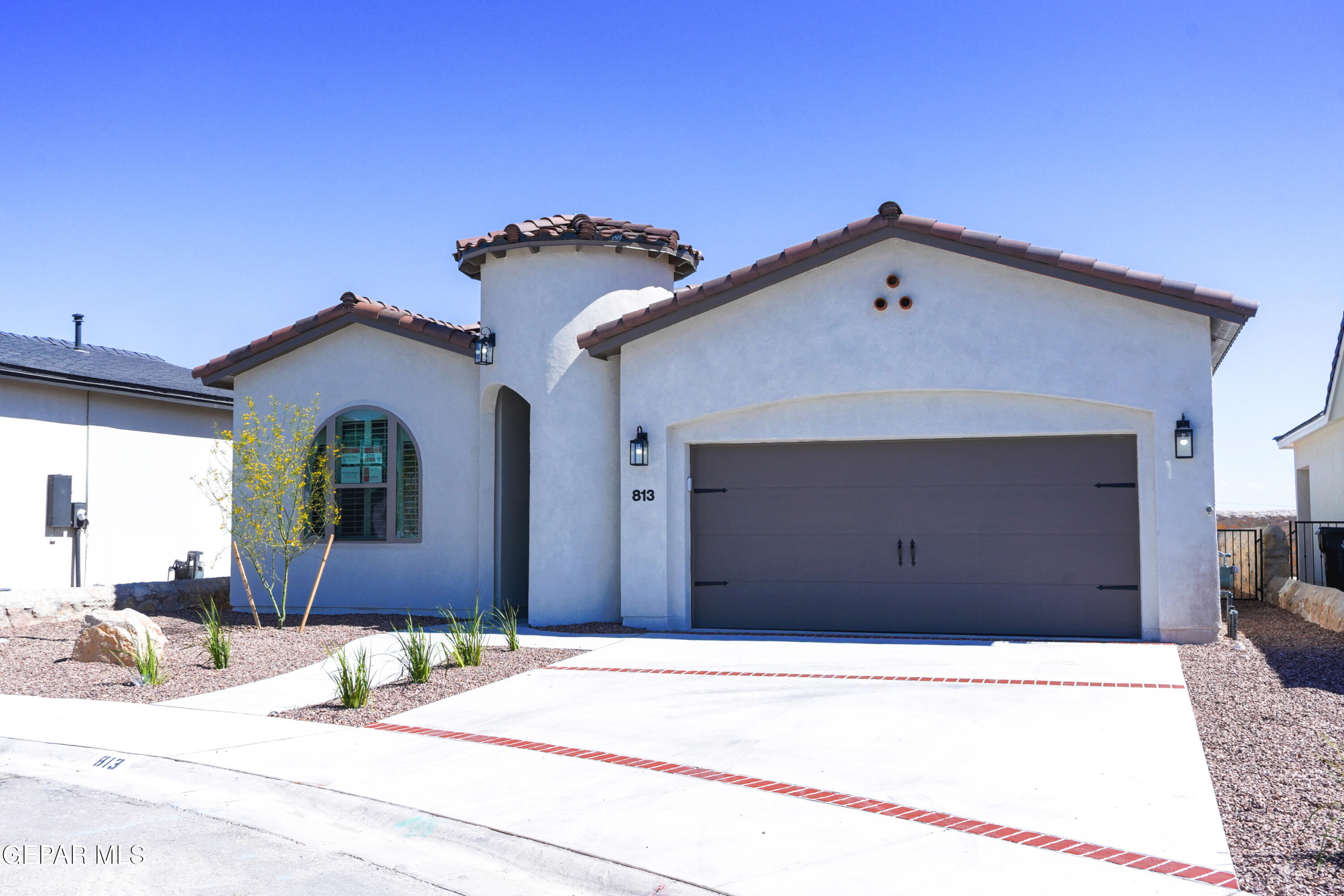 813 Harpendem Drive — photo