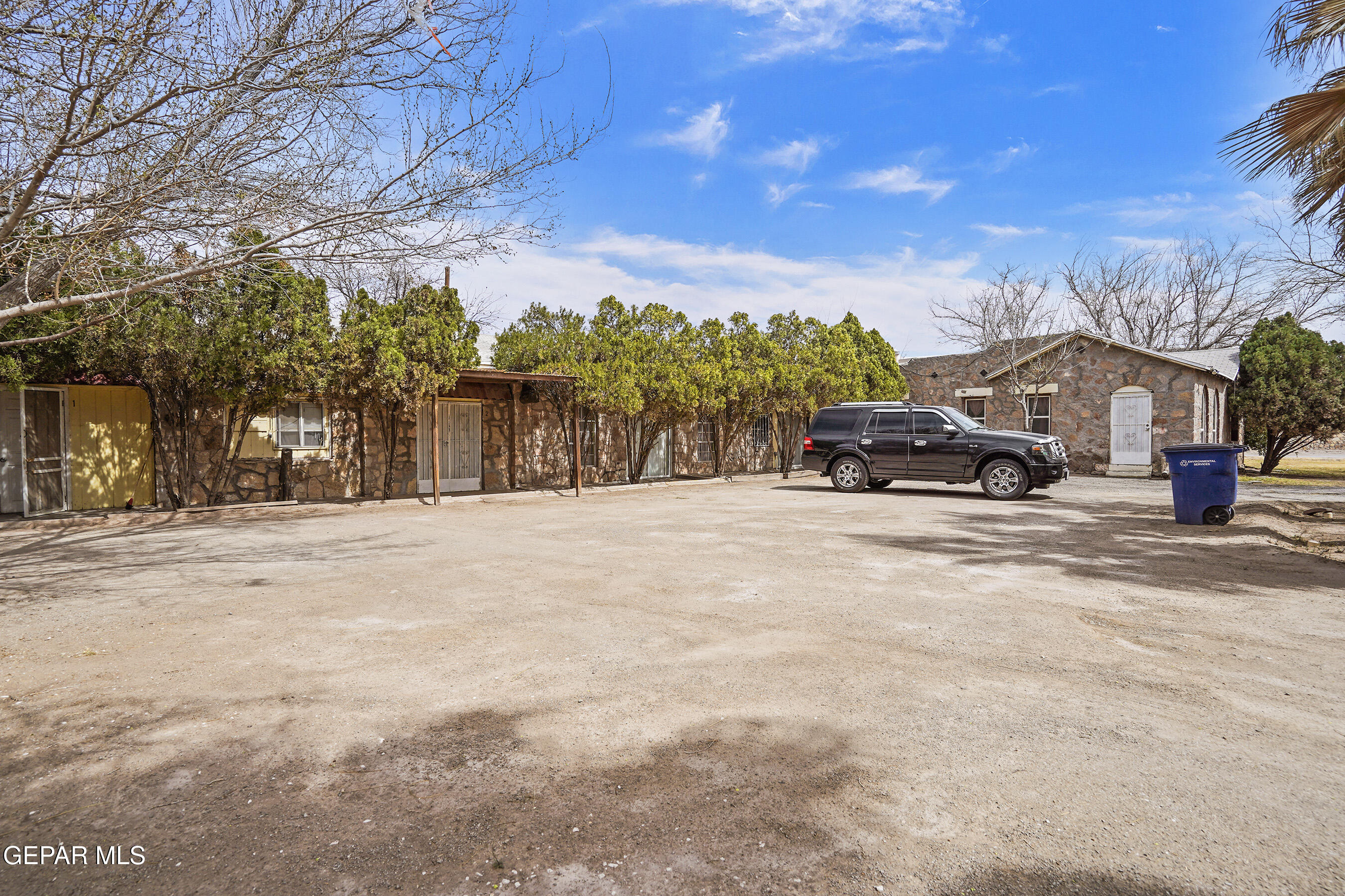 8445 Roseway Drive — photo