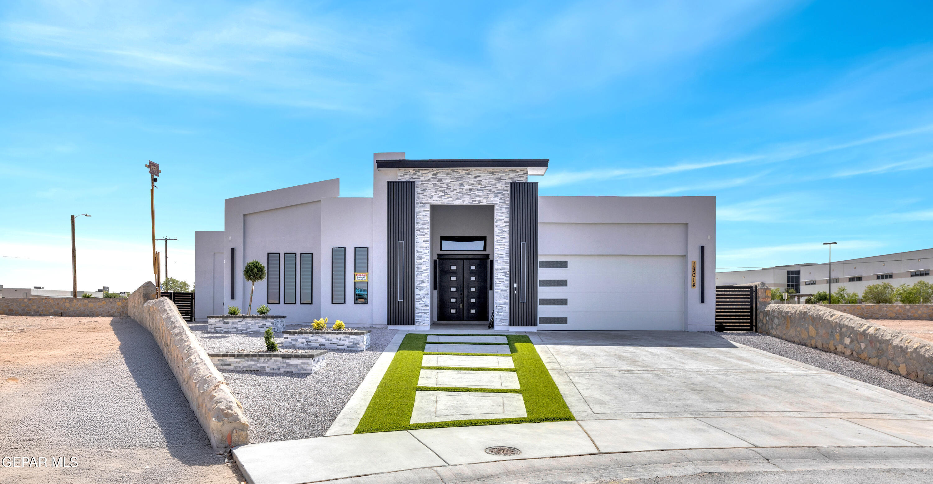 13845 Centro Vista Avenue — photo