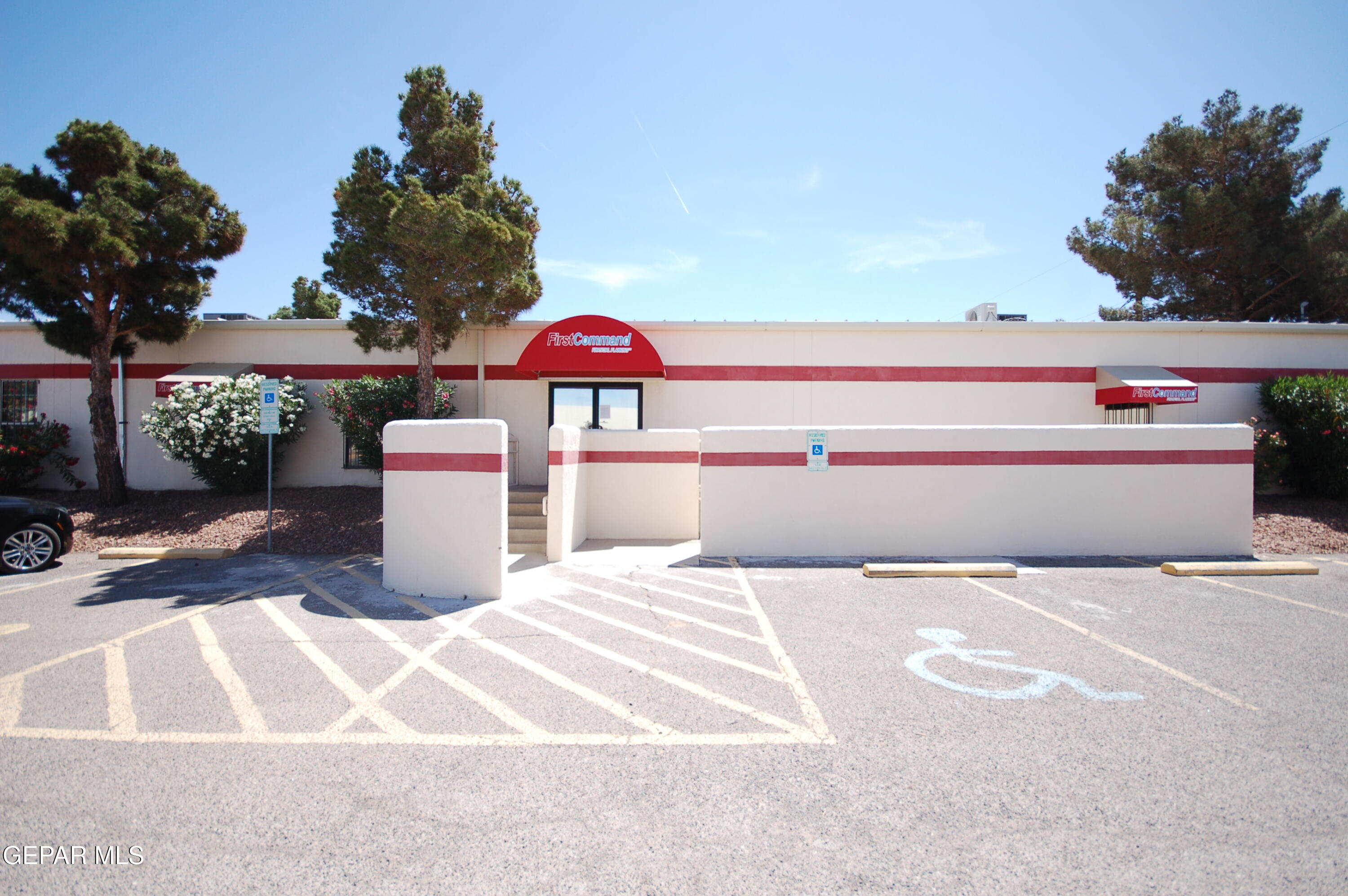 6501 Boeing Drive D-4 — photo