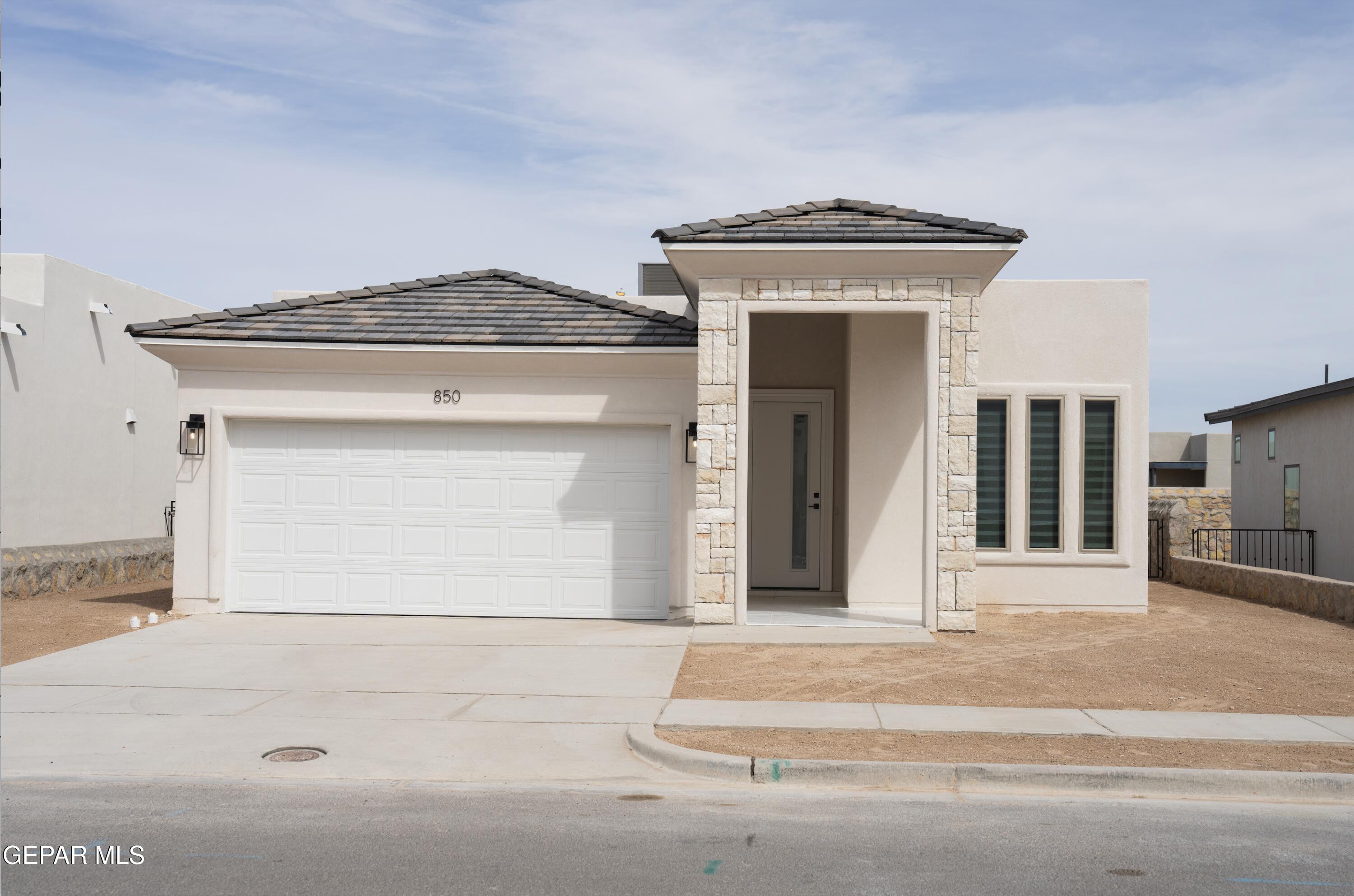 850 Harpendem Drive — photo
