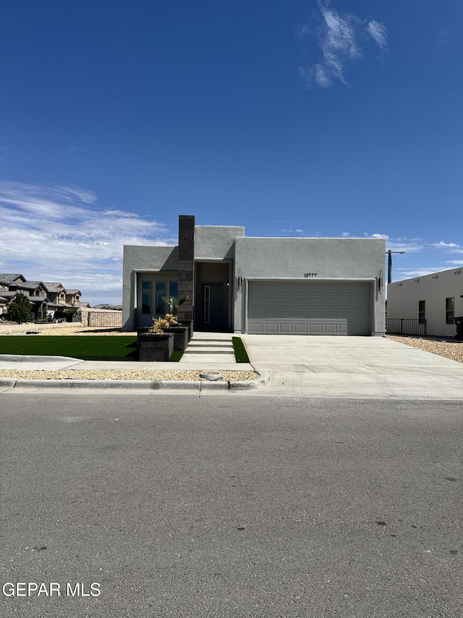 13769 Loreina Luz Avenue — photo