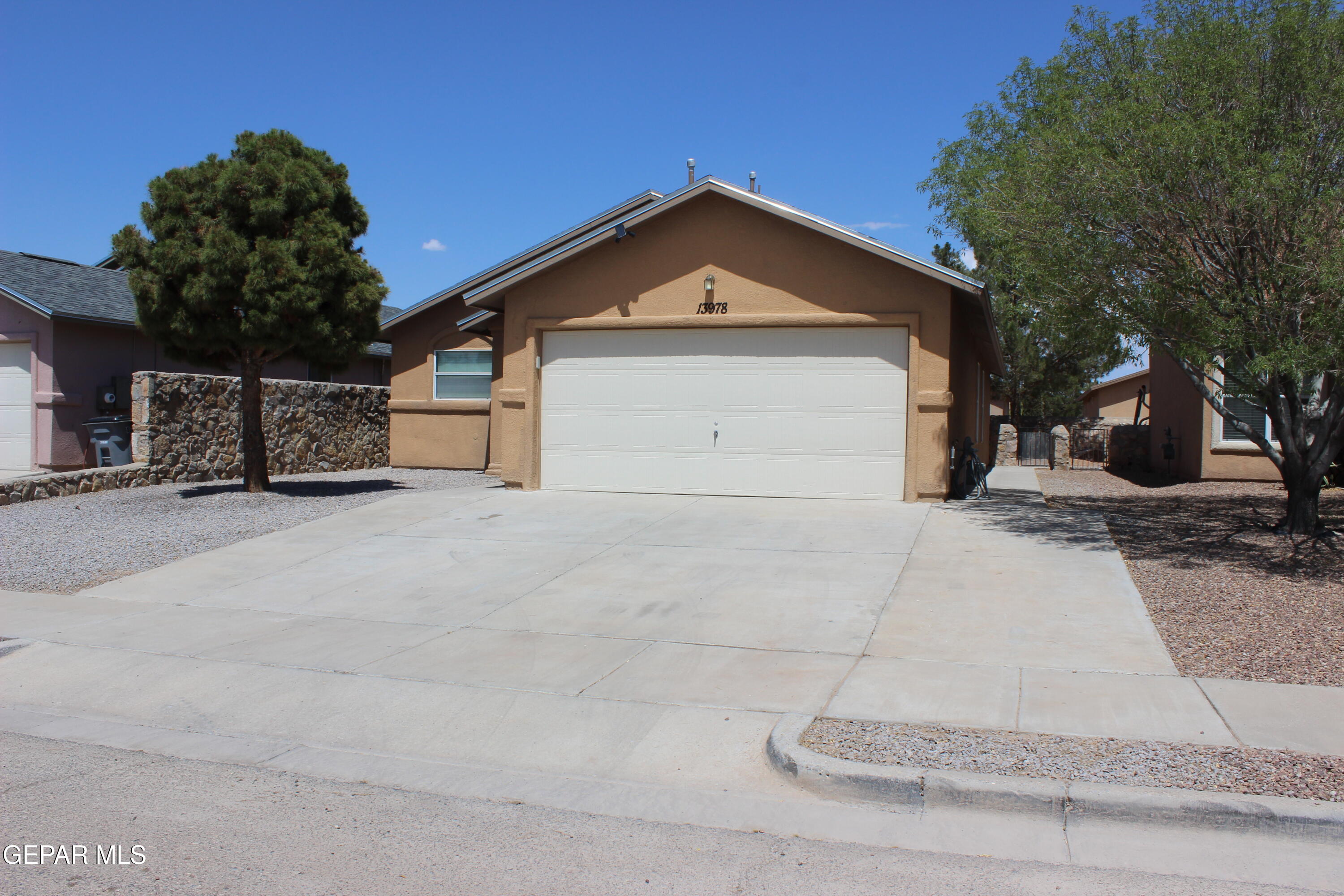 13978 Vaquero Rock Drive — photo