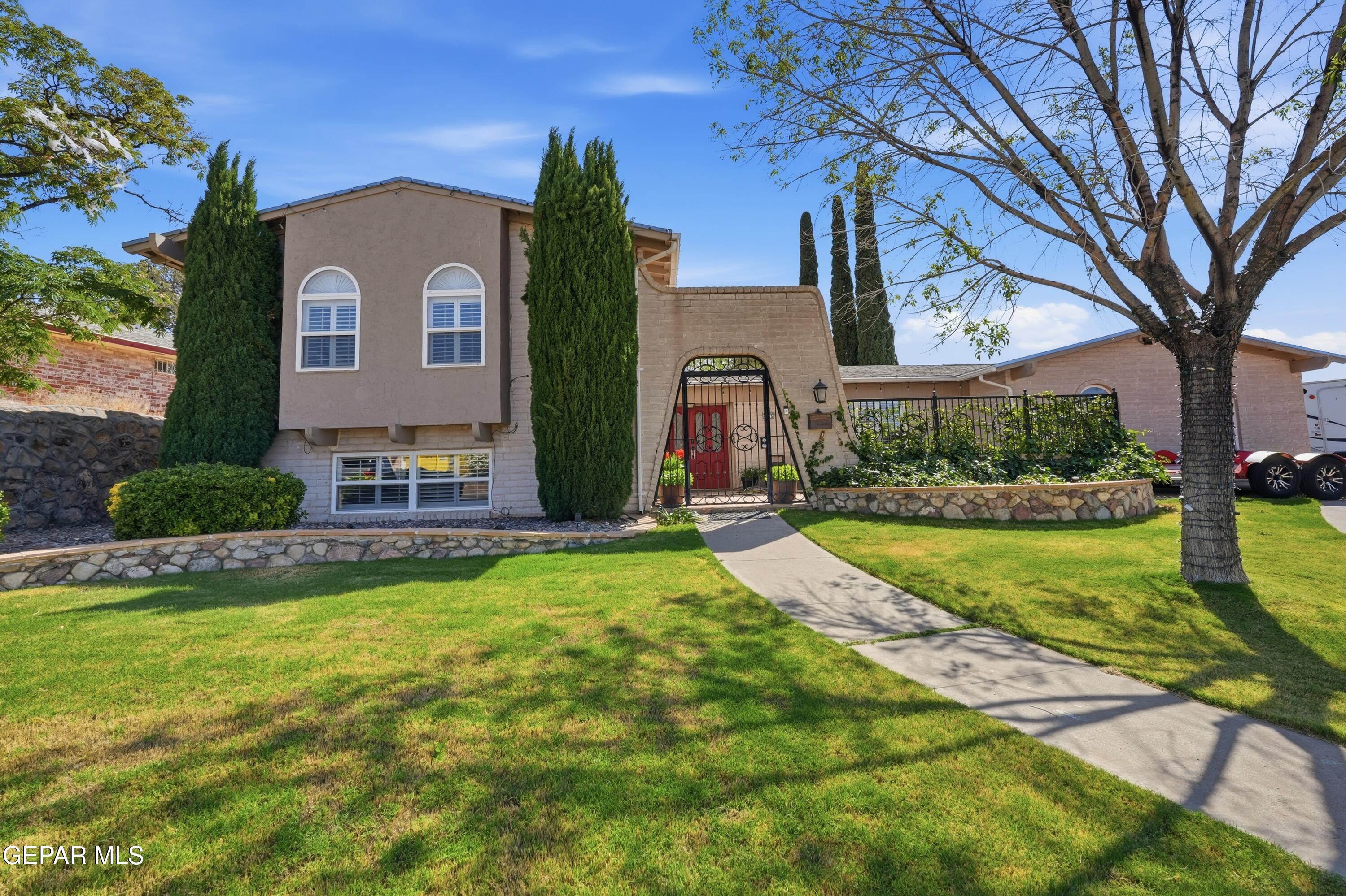6416 Los Robles Drive — photo