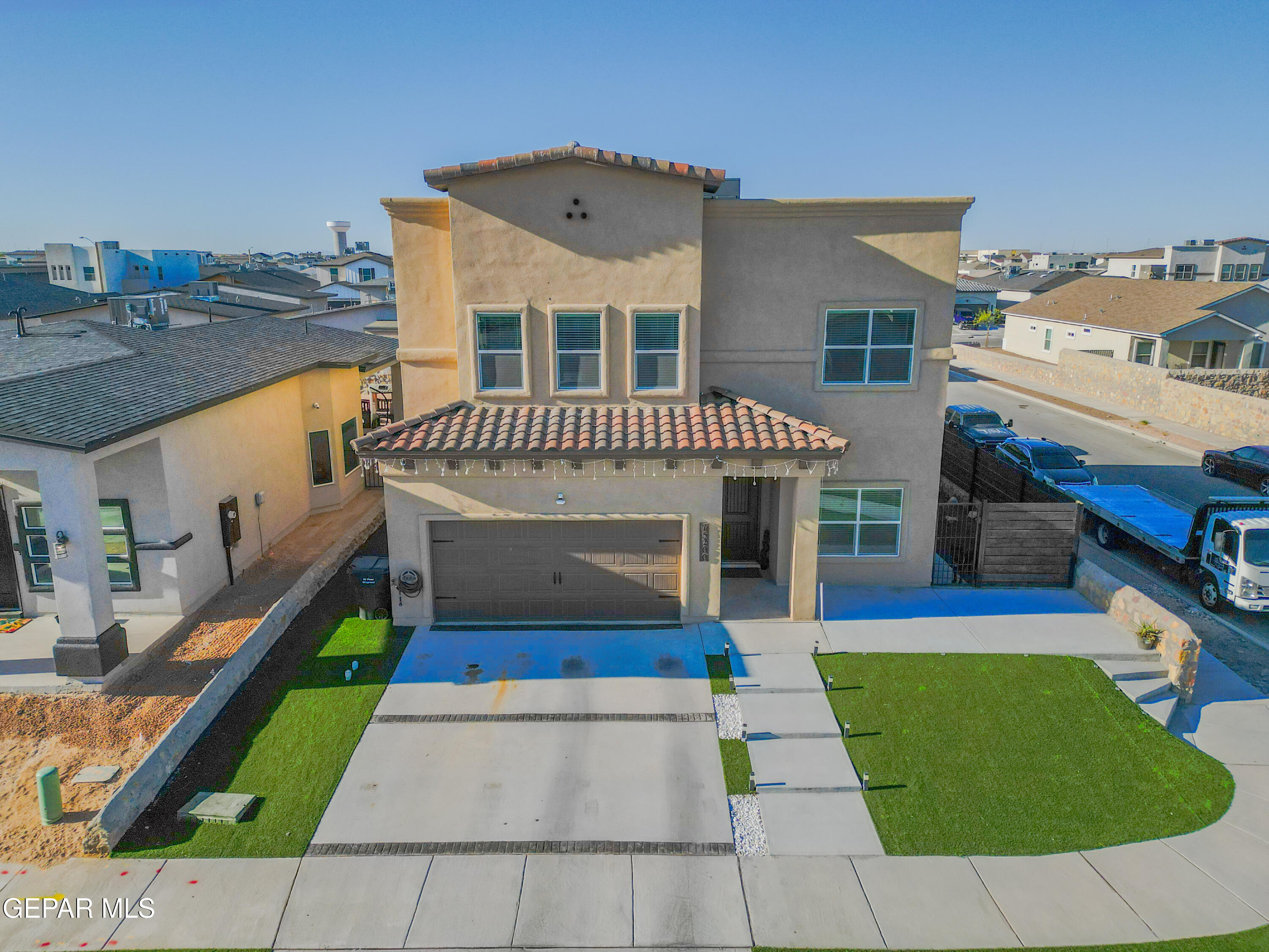 15200 Composition Avenue — photo