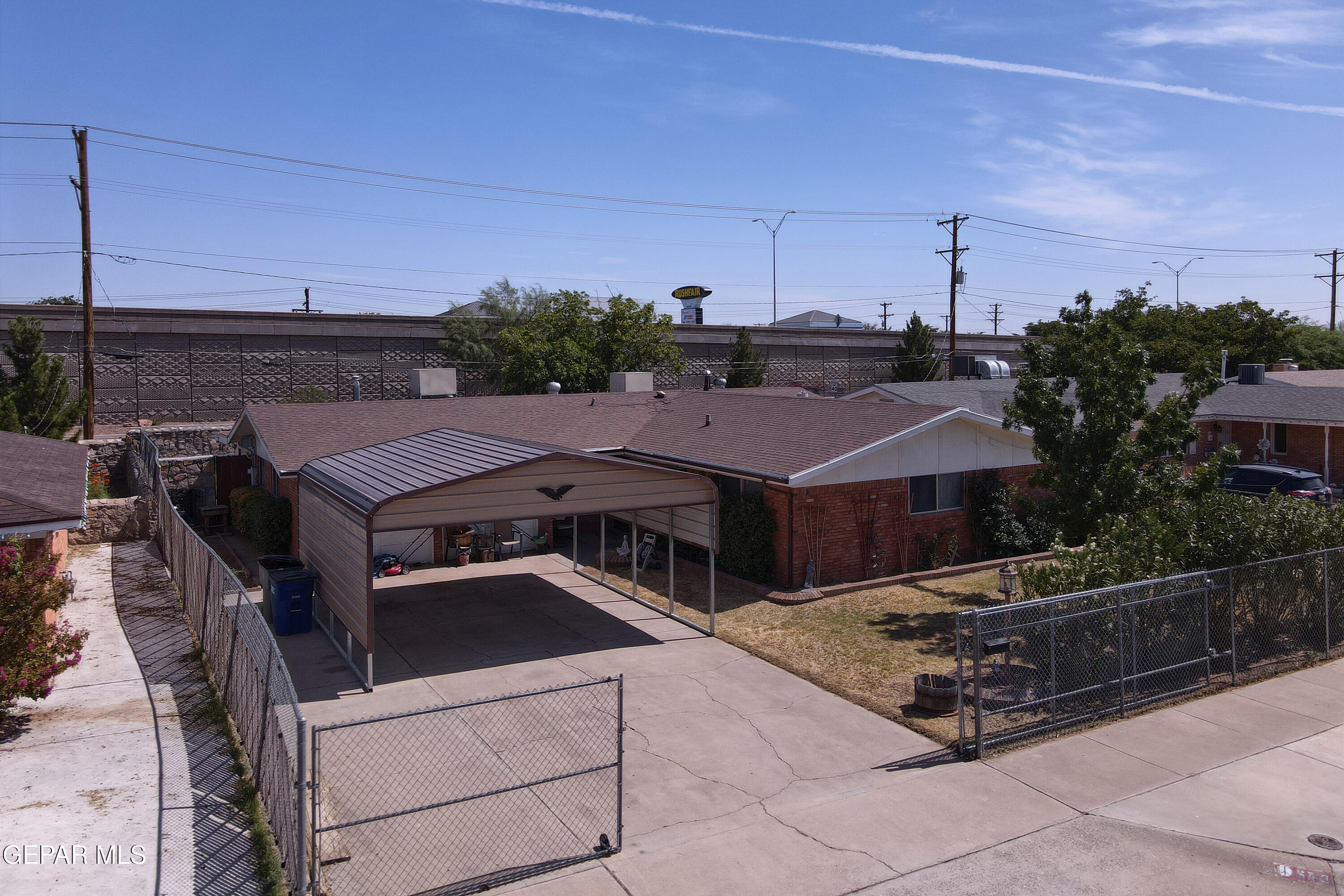 5213 la Taste Avenue — photo