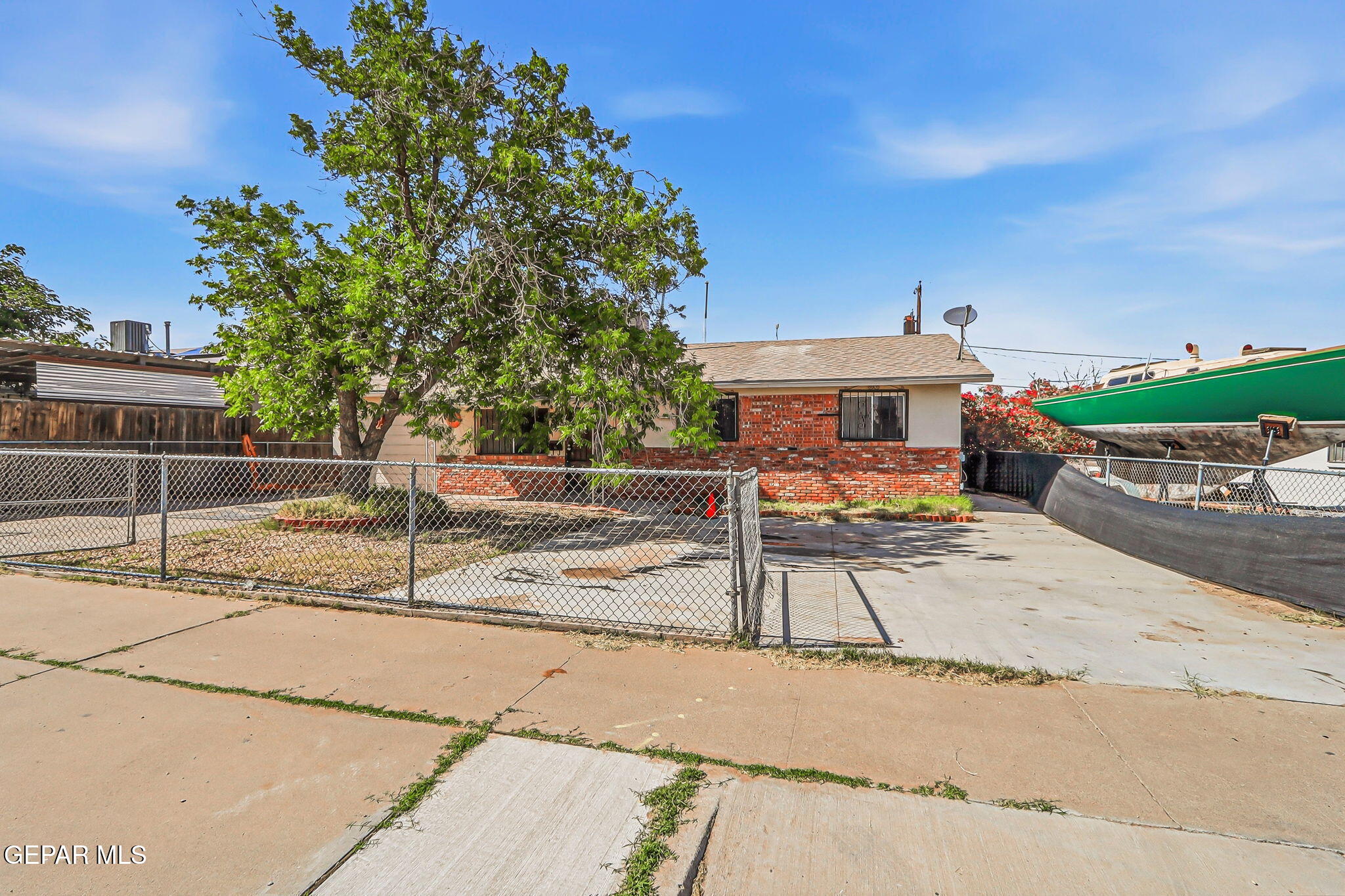 5021 Royal Drive — photo