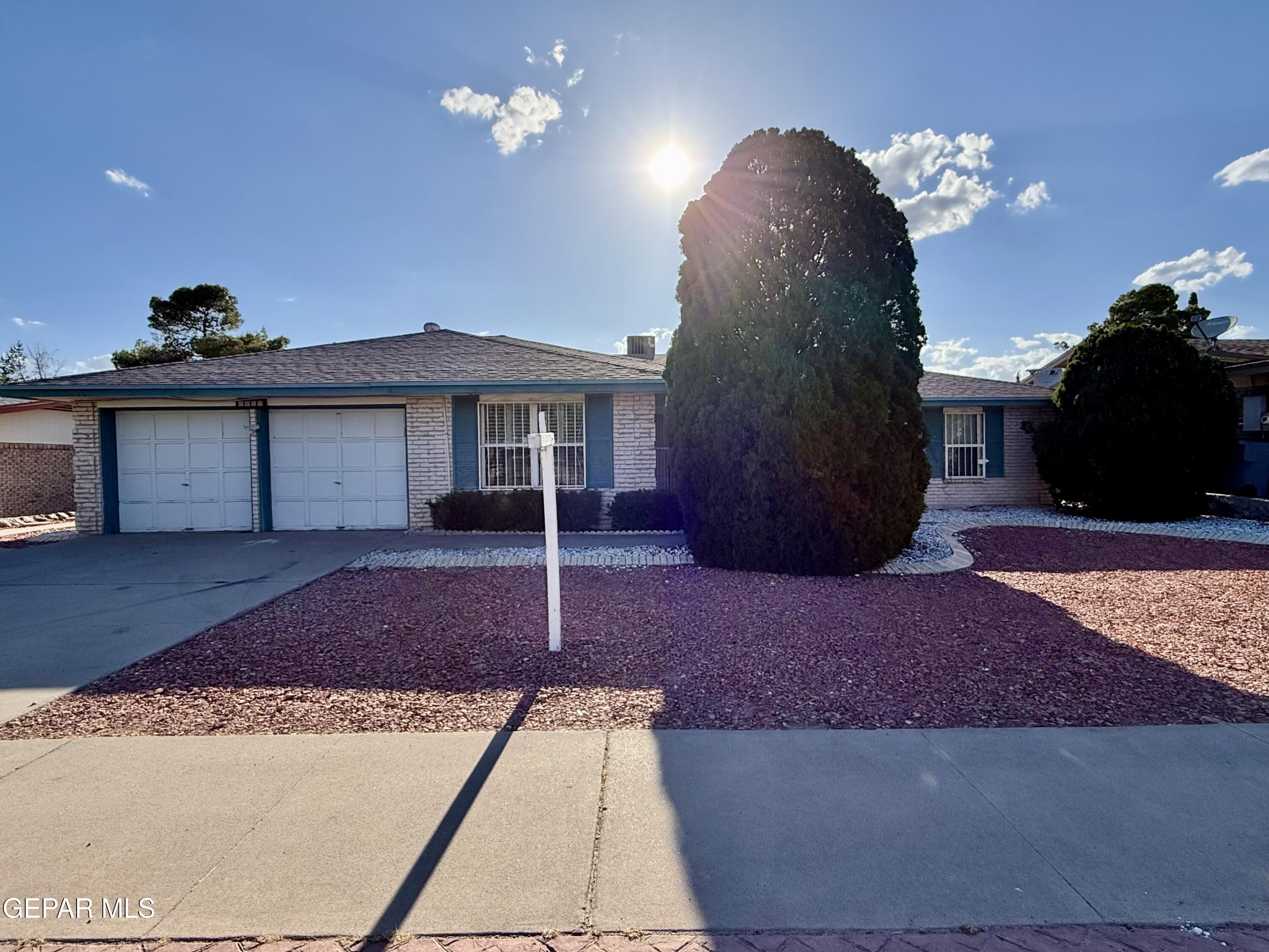 1649 Lomaland Drive — photo