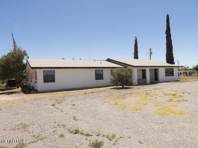 810 Gato Road — photo