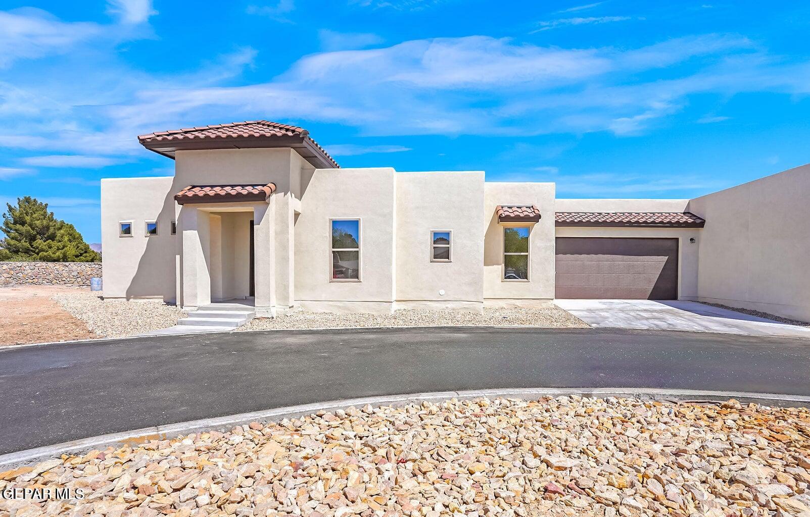 871 Country Club Road 4B — photo
