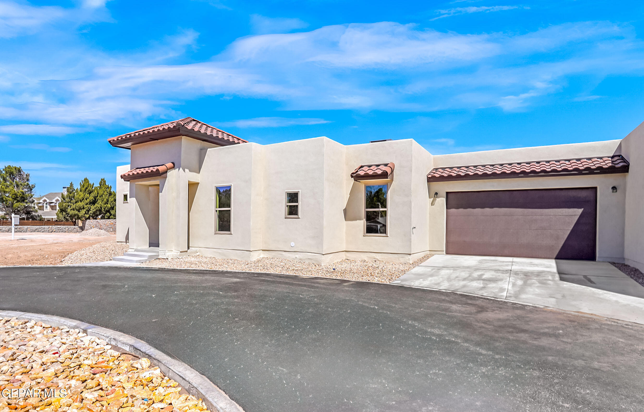 871 Country Club Road 4D — photo