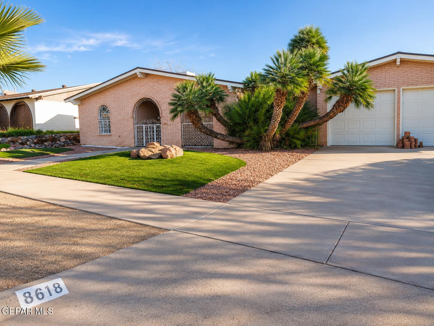6648 Mariposa Drive — photo