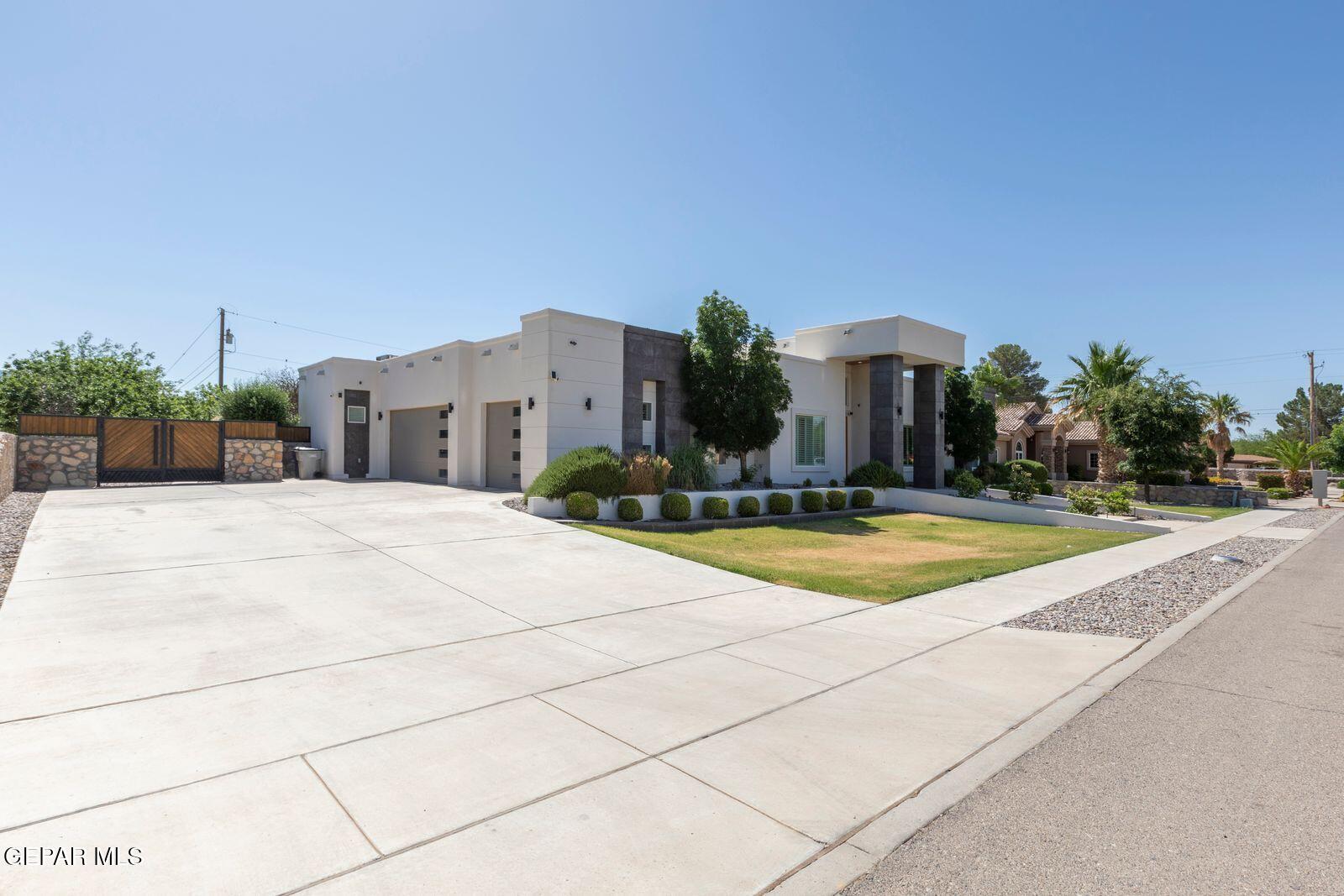 5404 E River Lane — photo
