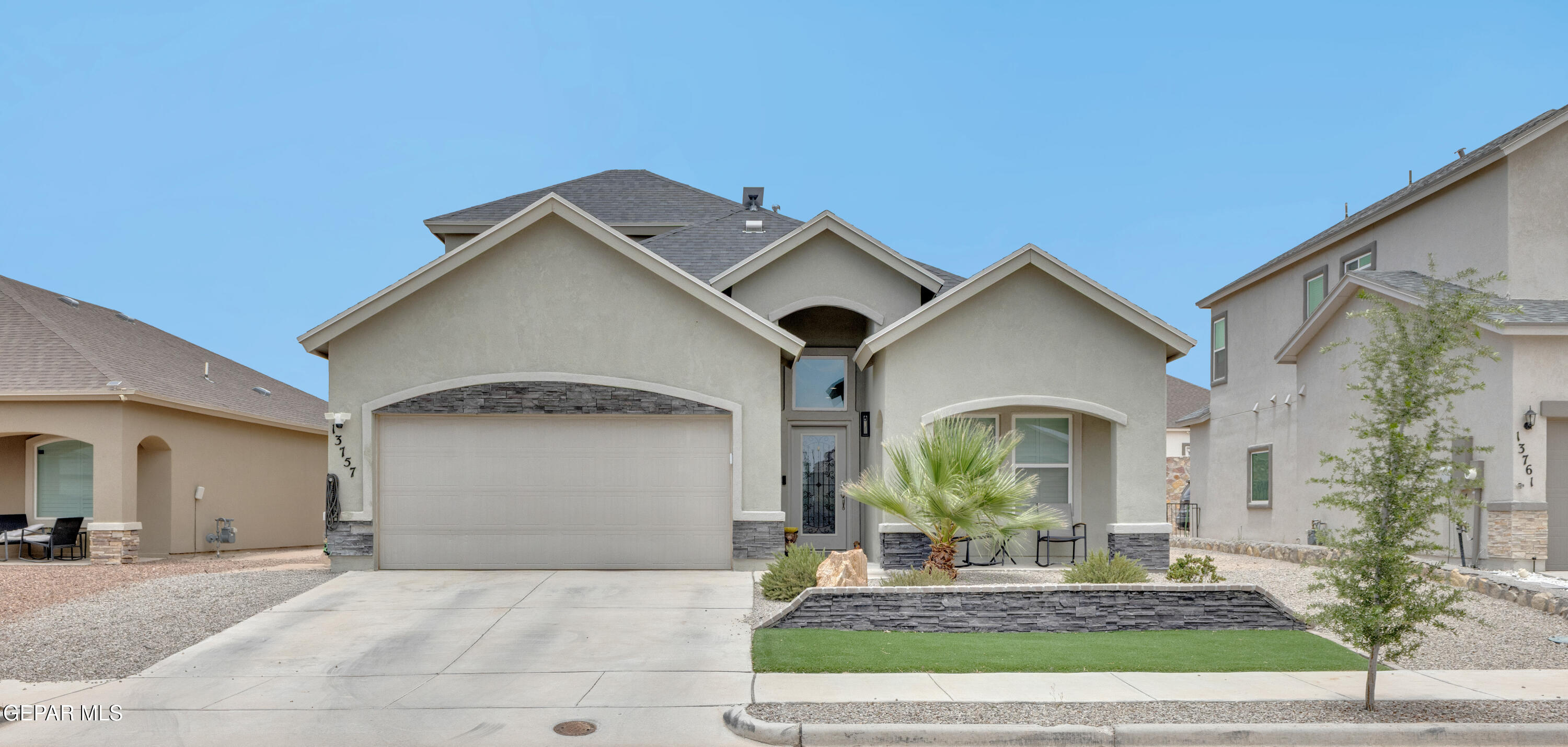 13757 Lago Vista Avenue — photo