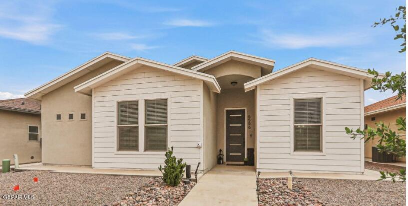 2421 Tony Harper Street — photo