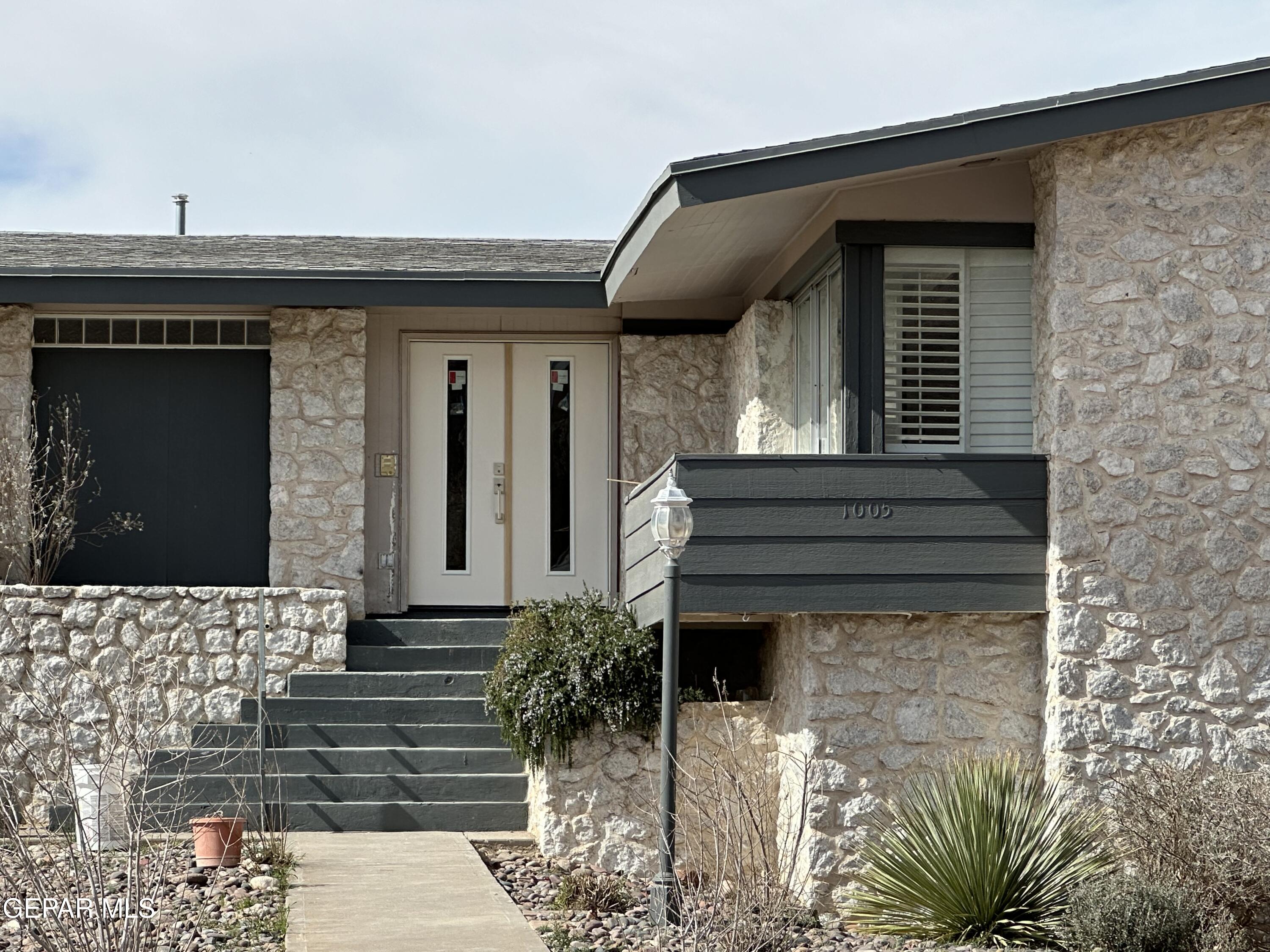 1005 Singing Hills Drive — photo