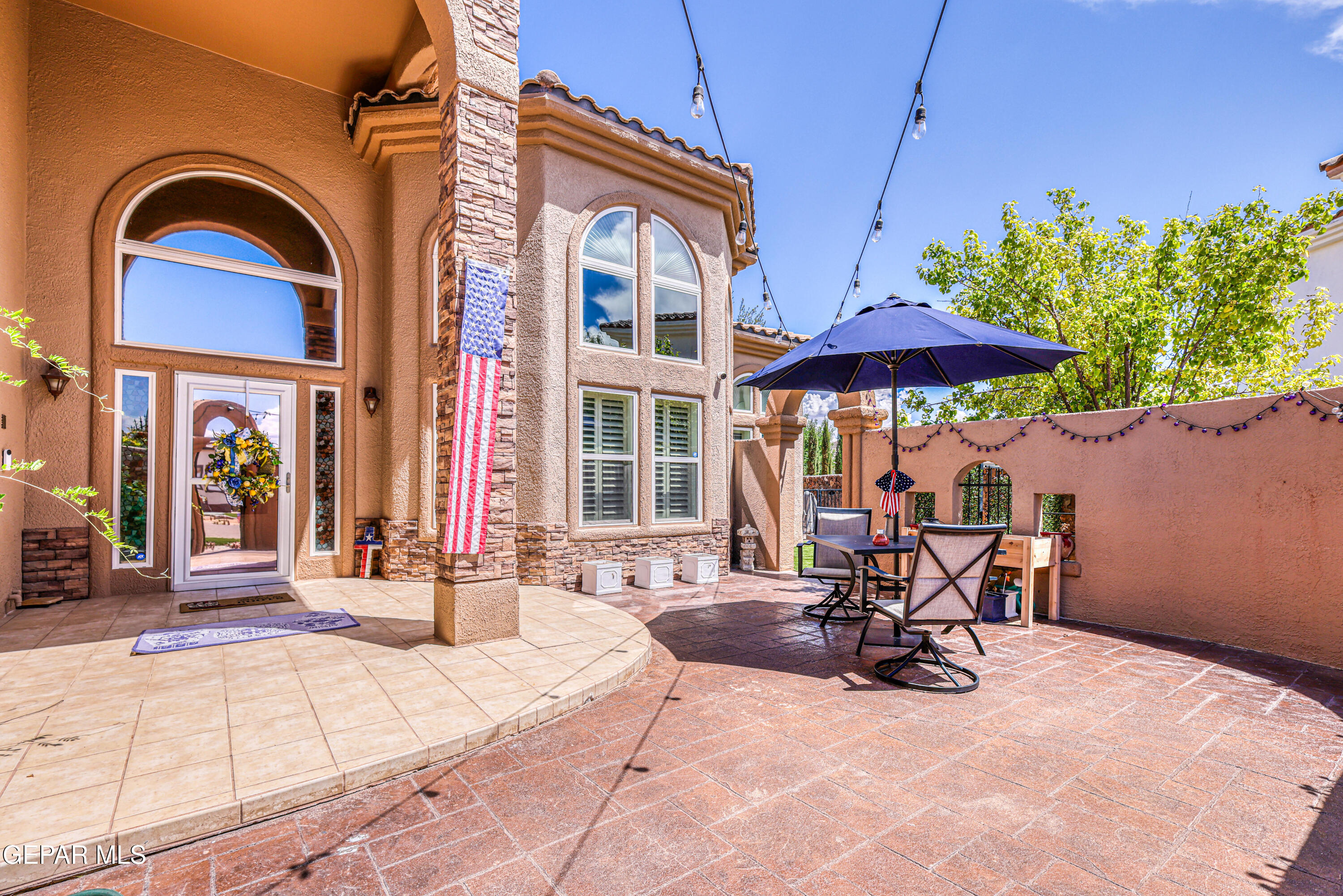 6086 Via de Los Arboles — photo