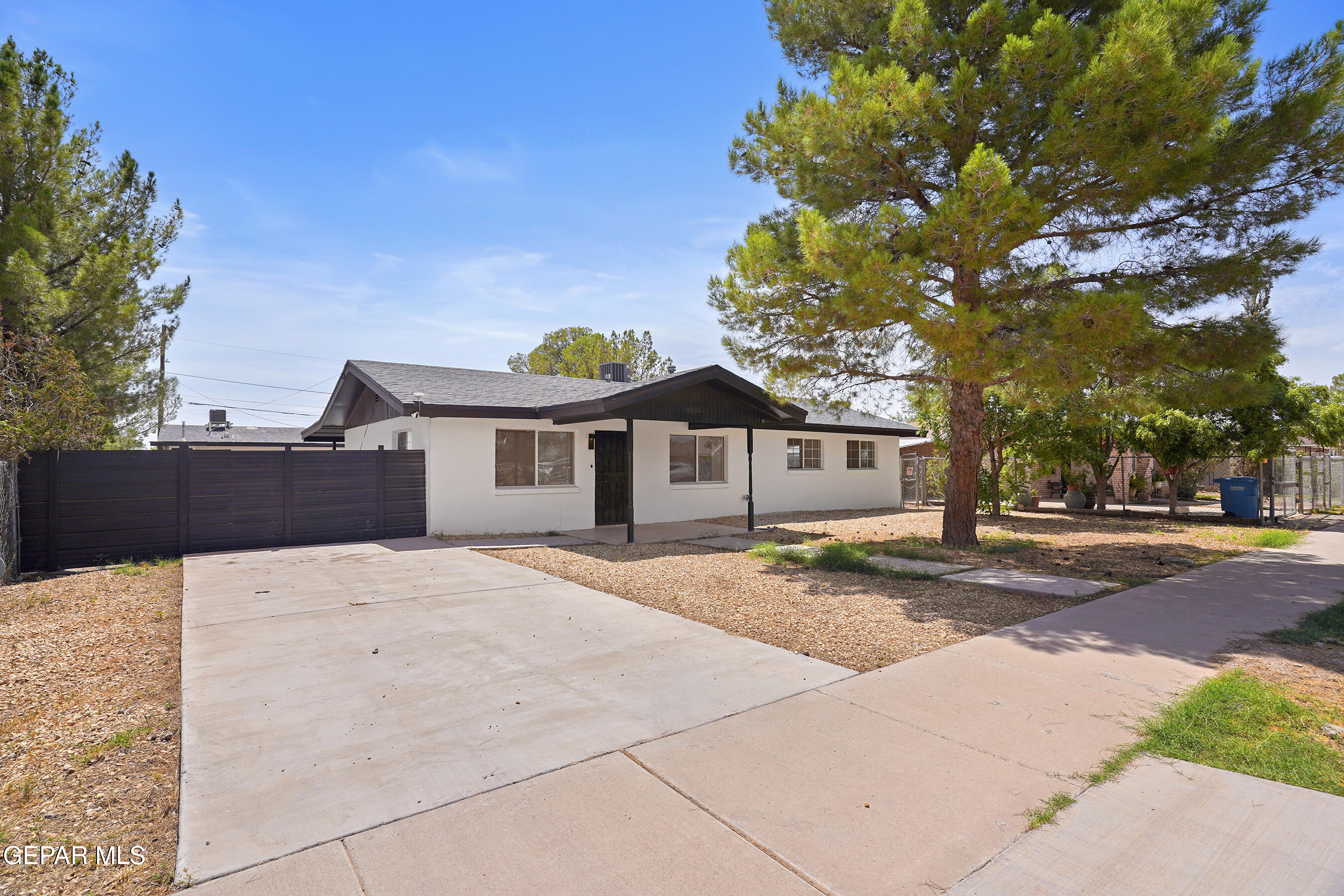 10736 Donna Marie Drive — photo