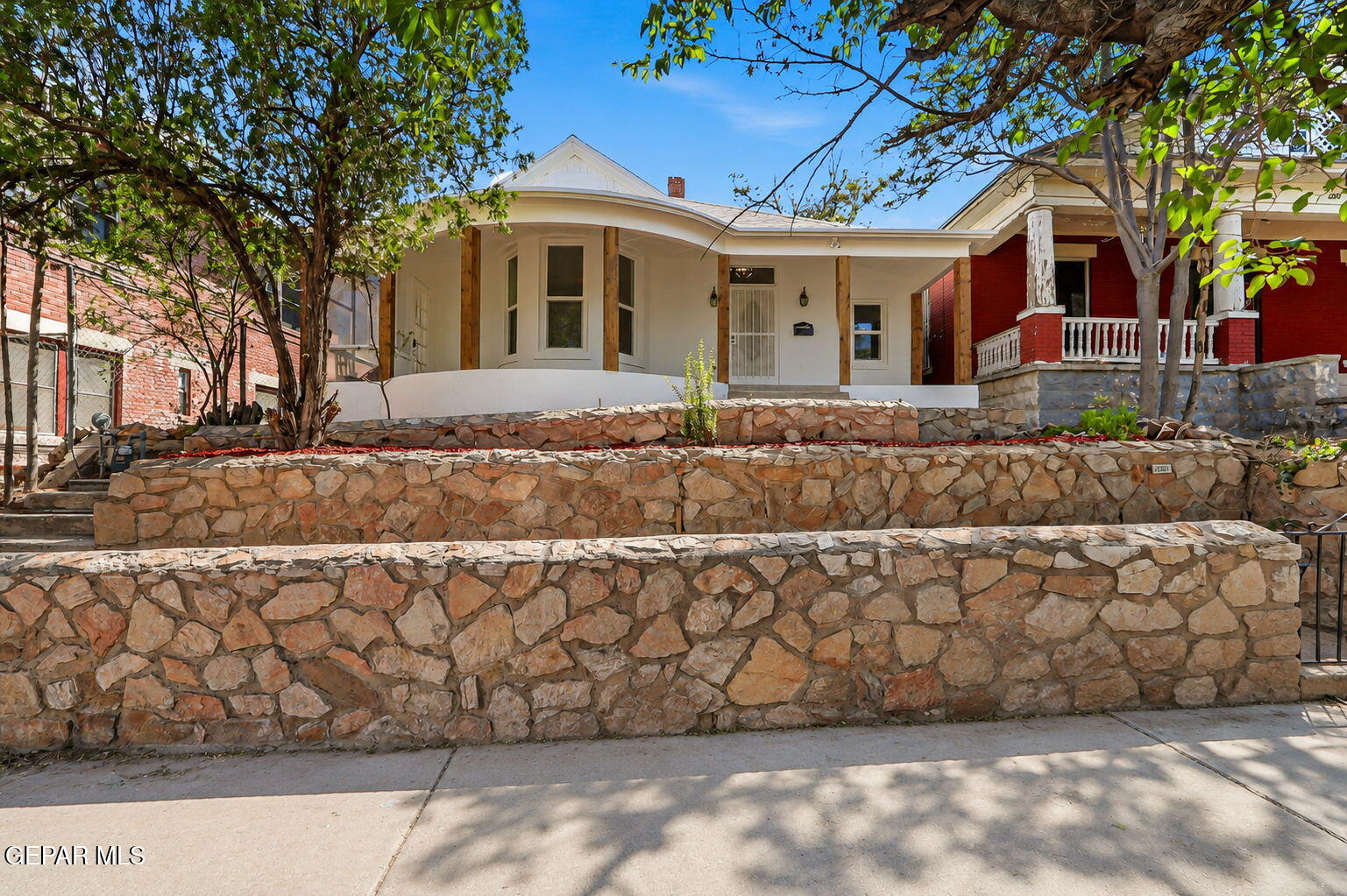 1207 N Kansas Street — photo