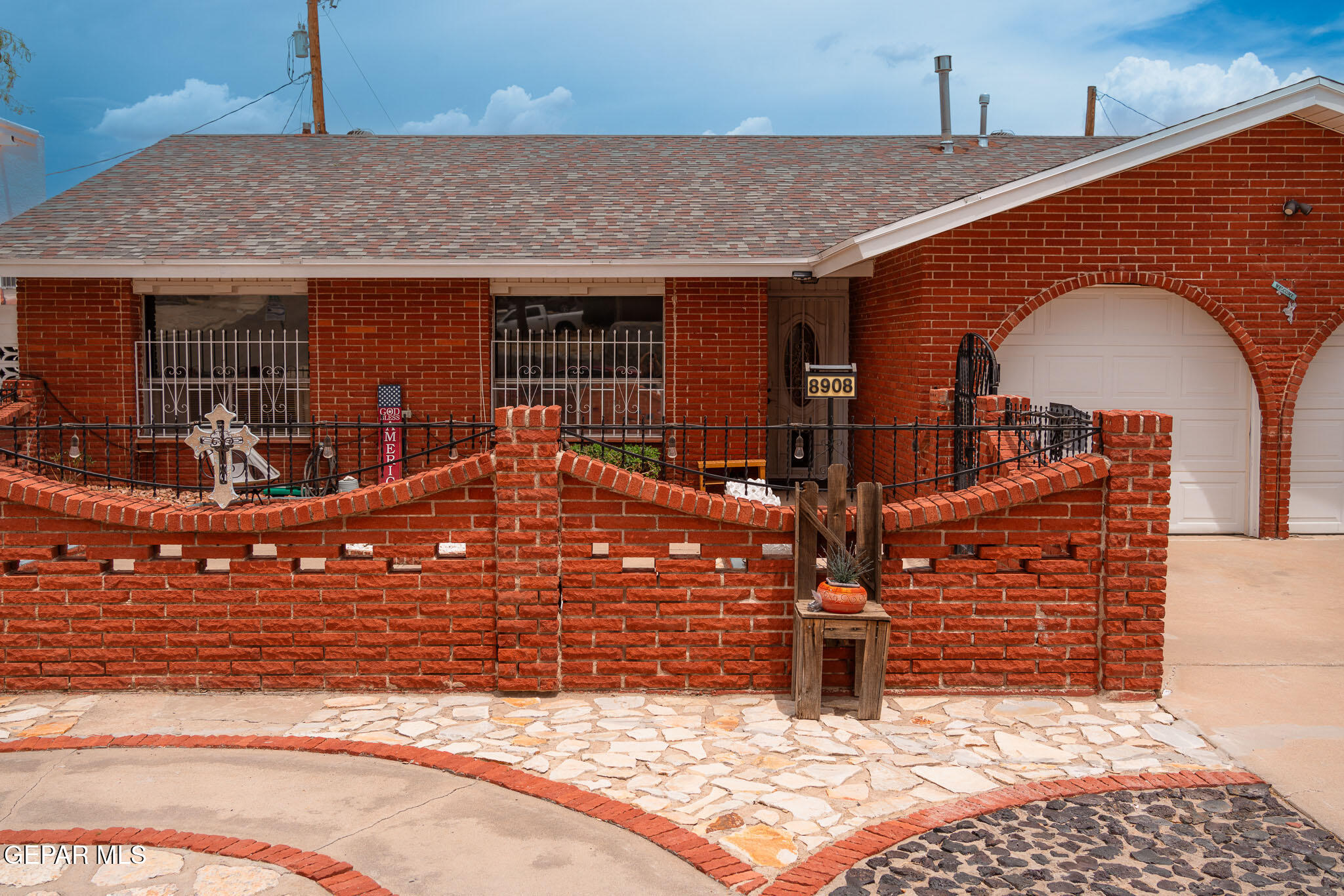 8908 Echo Street — photo