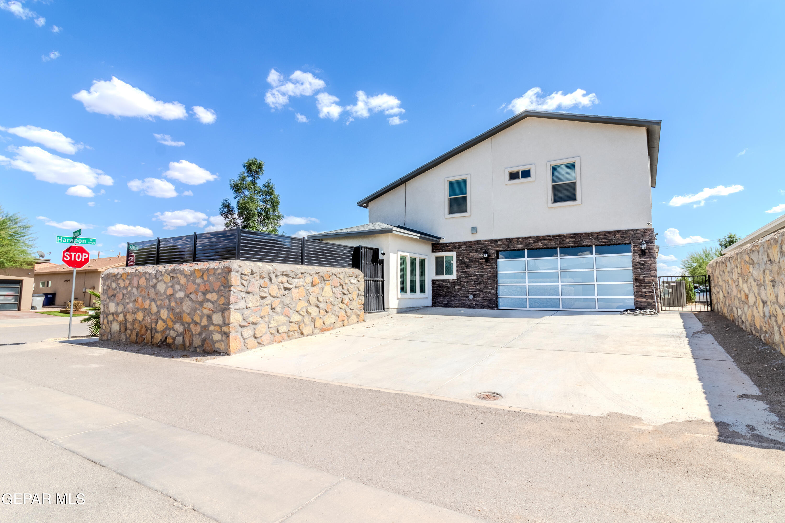 1077 Speranza Court — photo