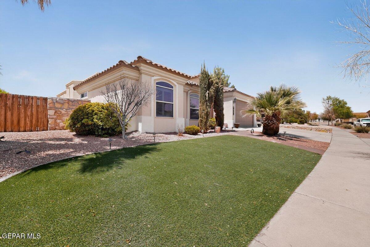 413 Emerald Shore Lane — photo