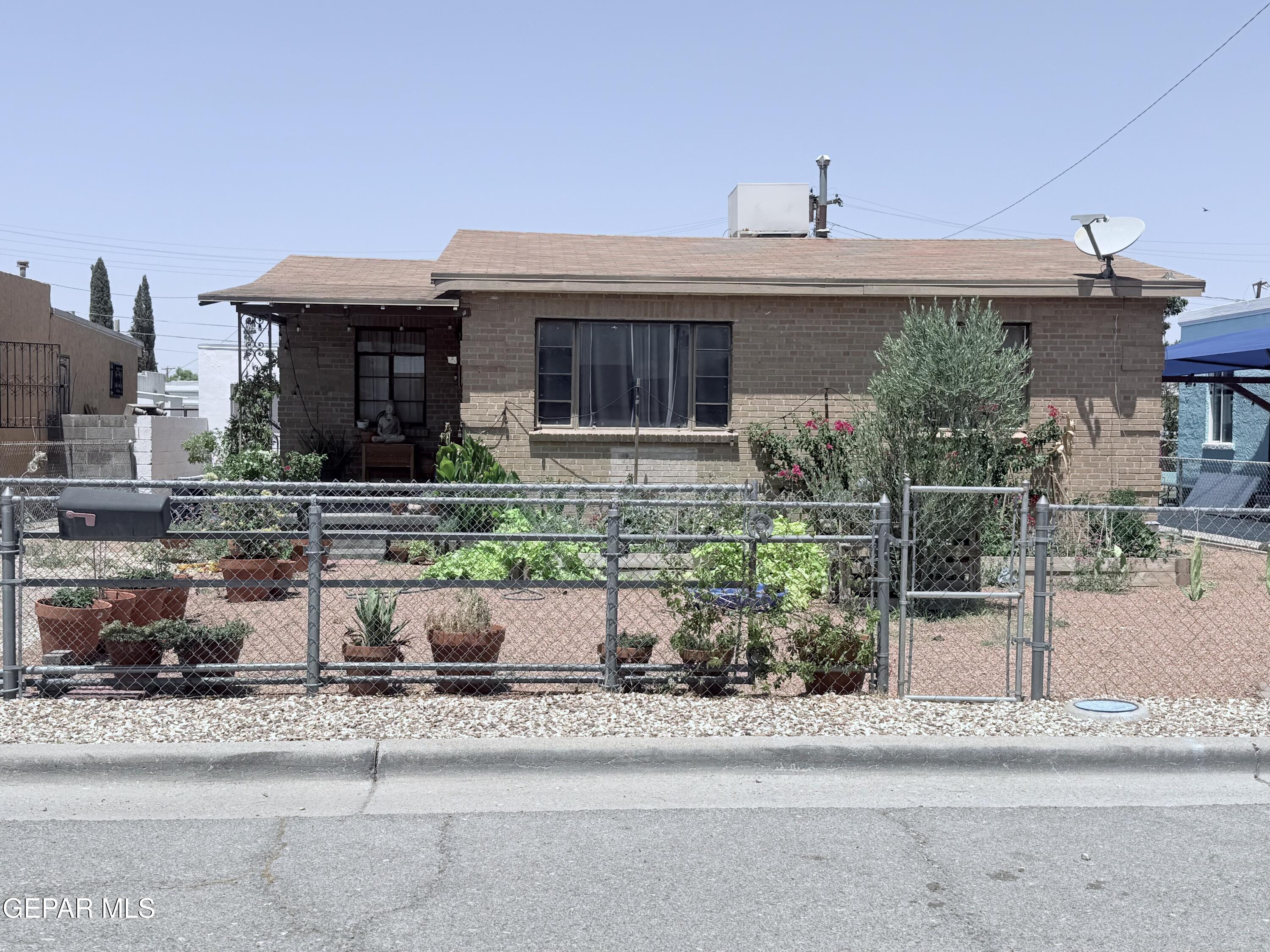 113 Oriole Way — photo
