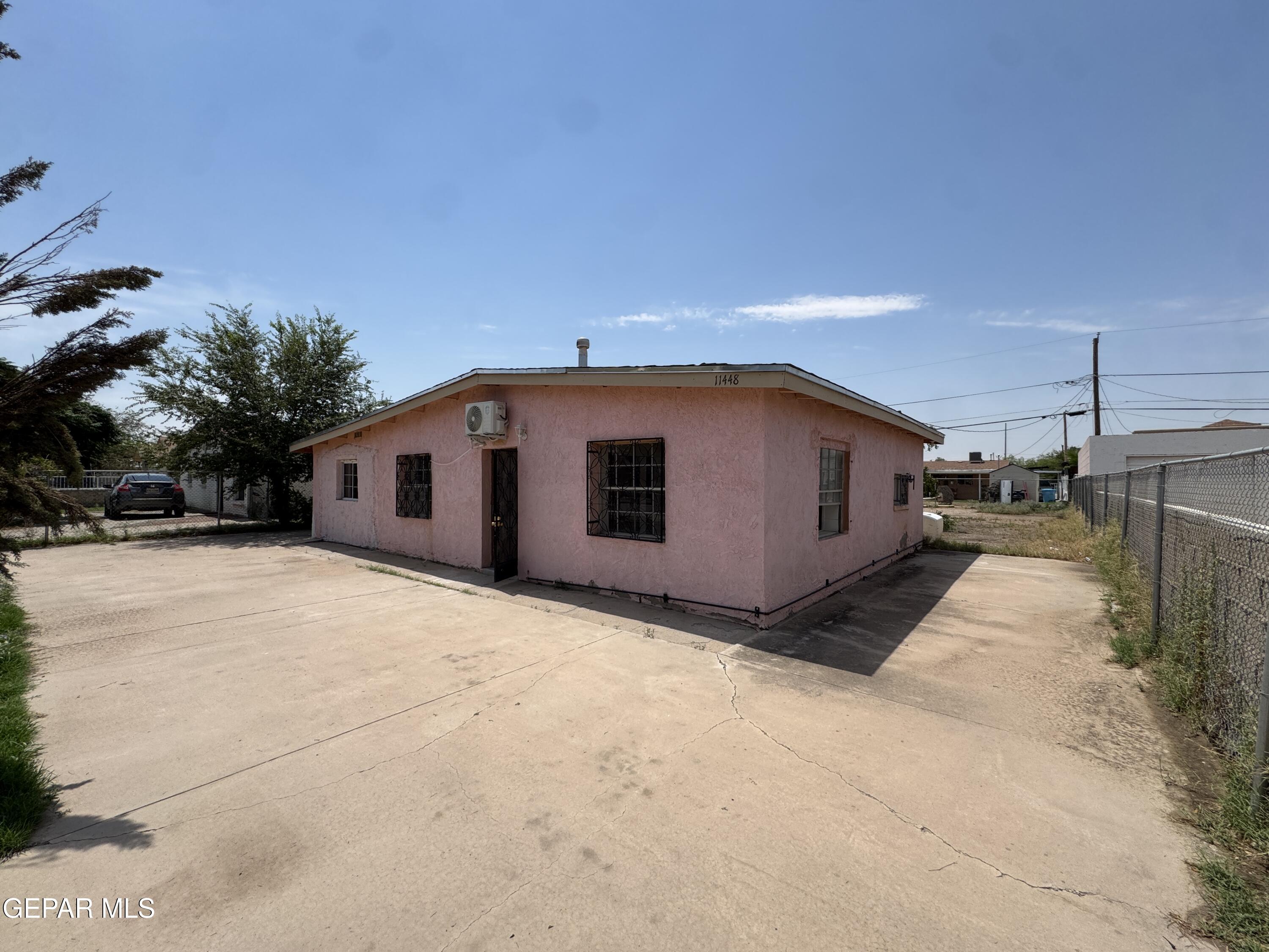 11448 Ernest Road — photo