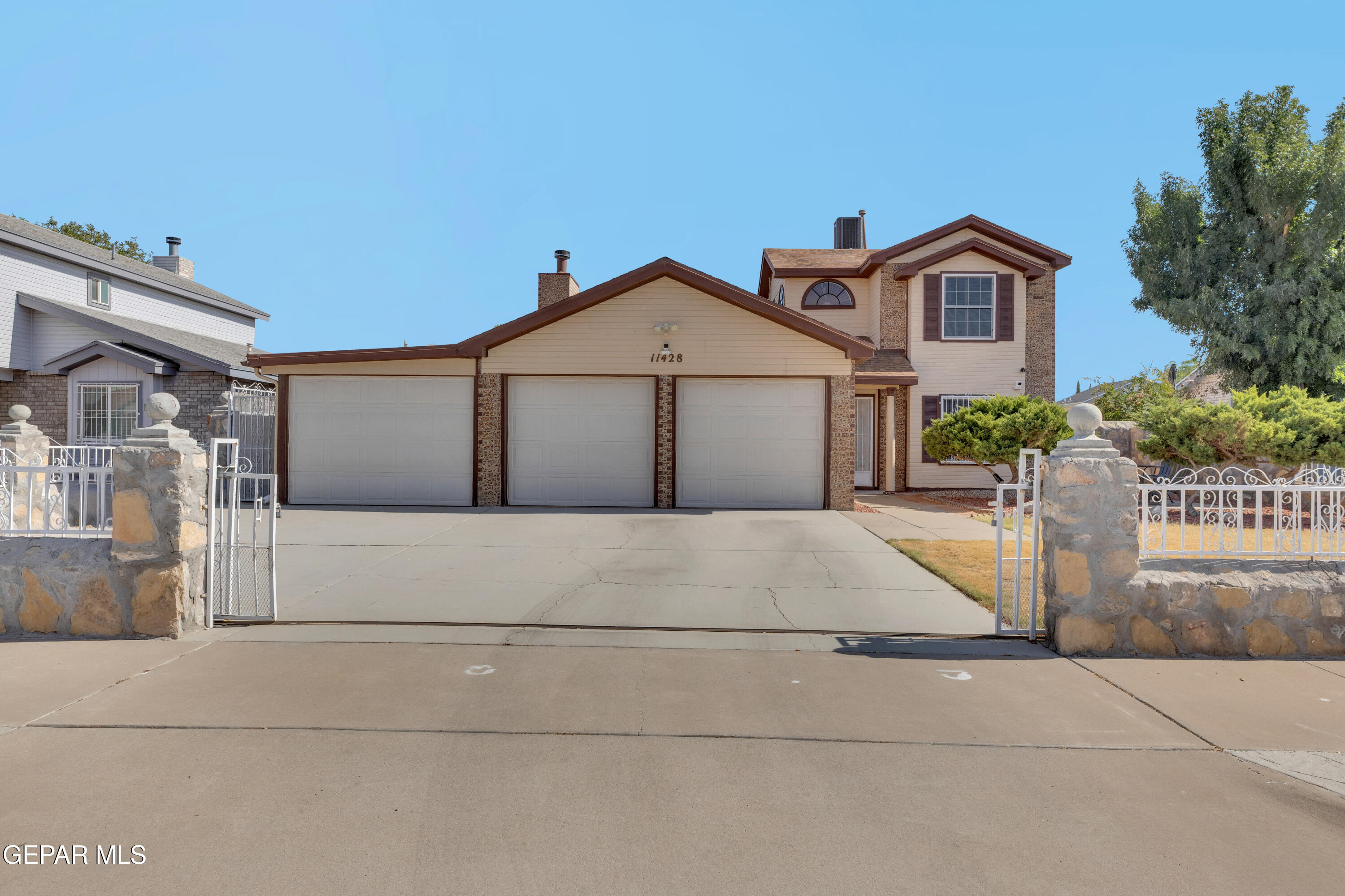 11428 Lake Tana Drive — photo