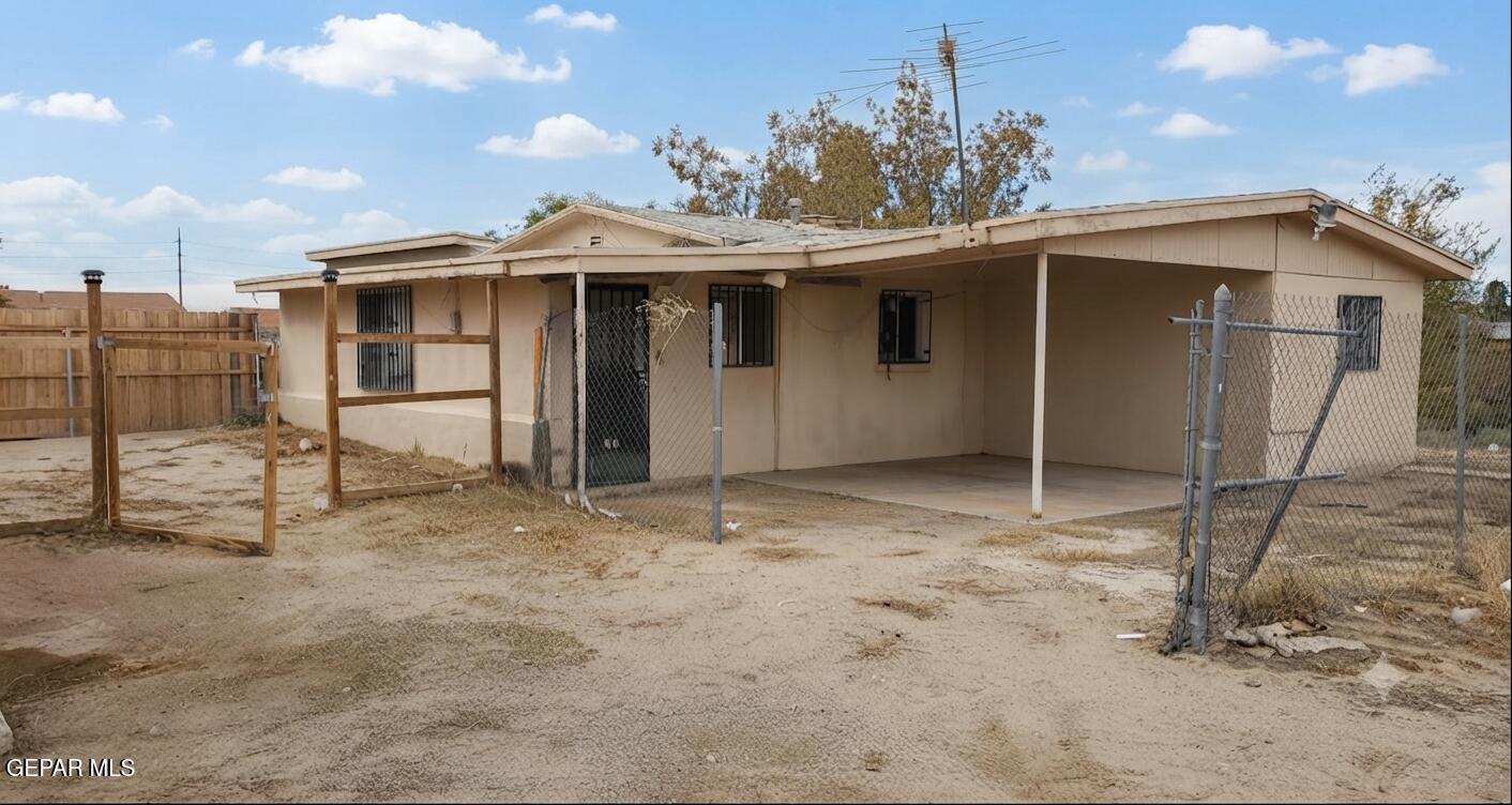 708 E Washington Street, Anthony, TX 79821 — photo 3