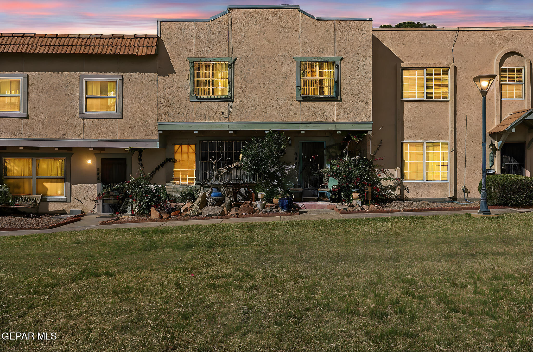 284 Maricopa Drive — photo