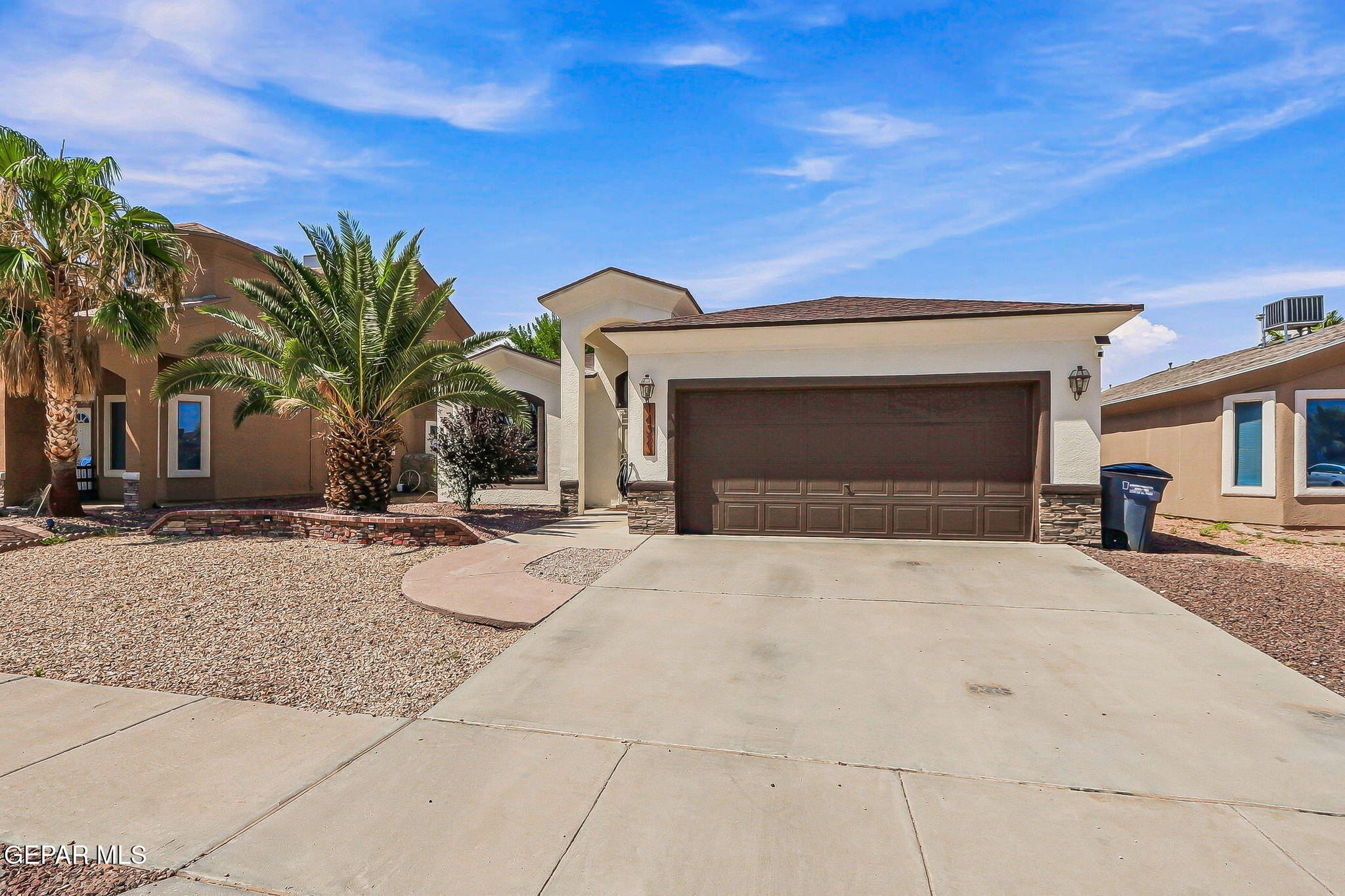 14323 Woods Point Avenue — photo