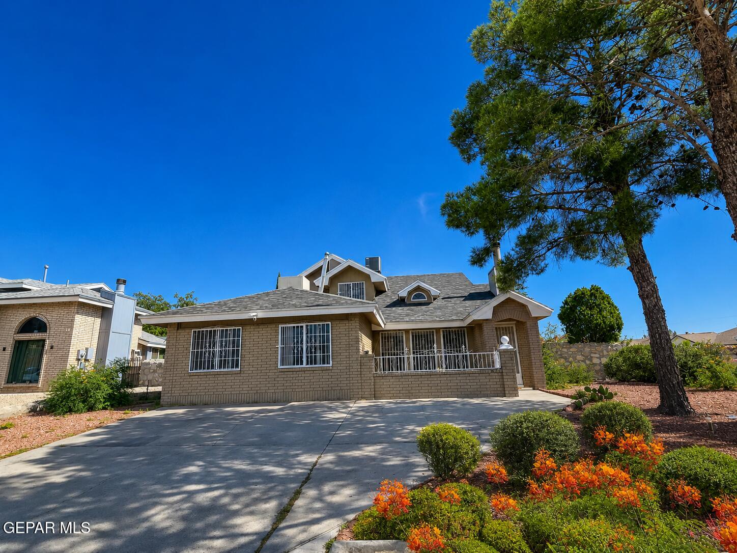 11829 Henry Phipps Drive — photo